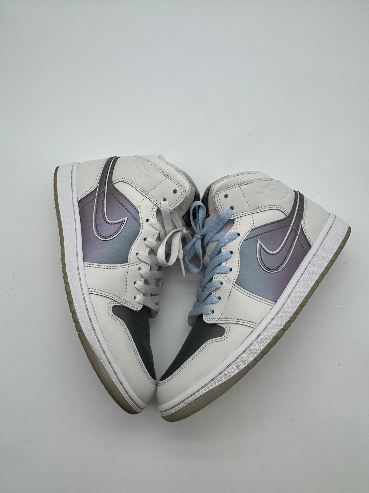 Jordan 1 Mid SE Phantom Iridescent