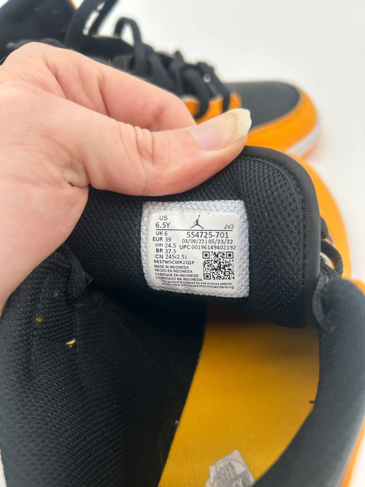 Jordan 1 Mid Taxi (GS)