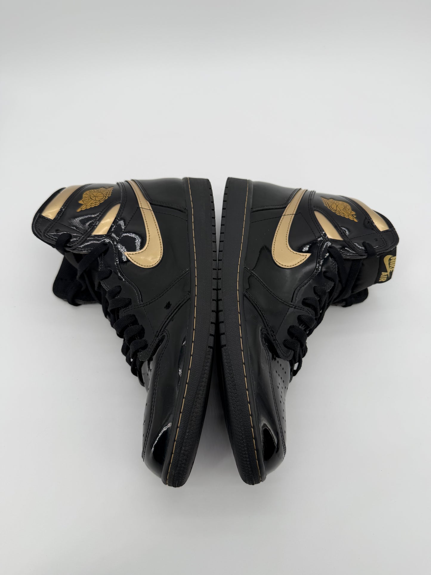Jordan 1 Retro High Black Metallic Gold (2020)