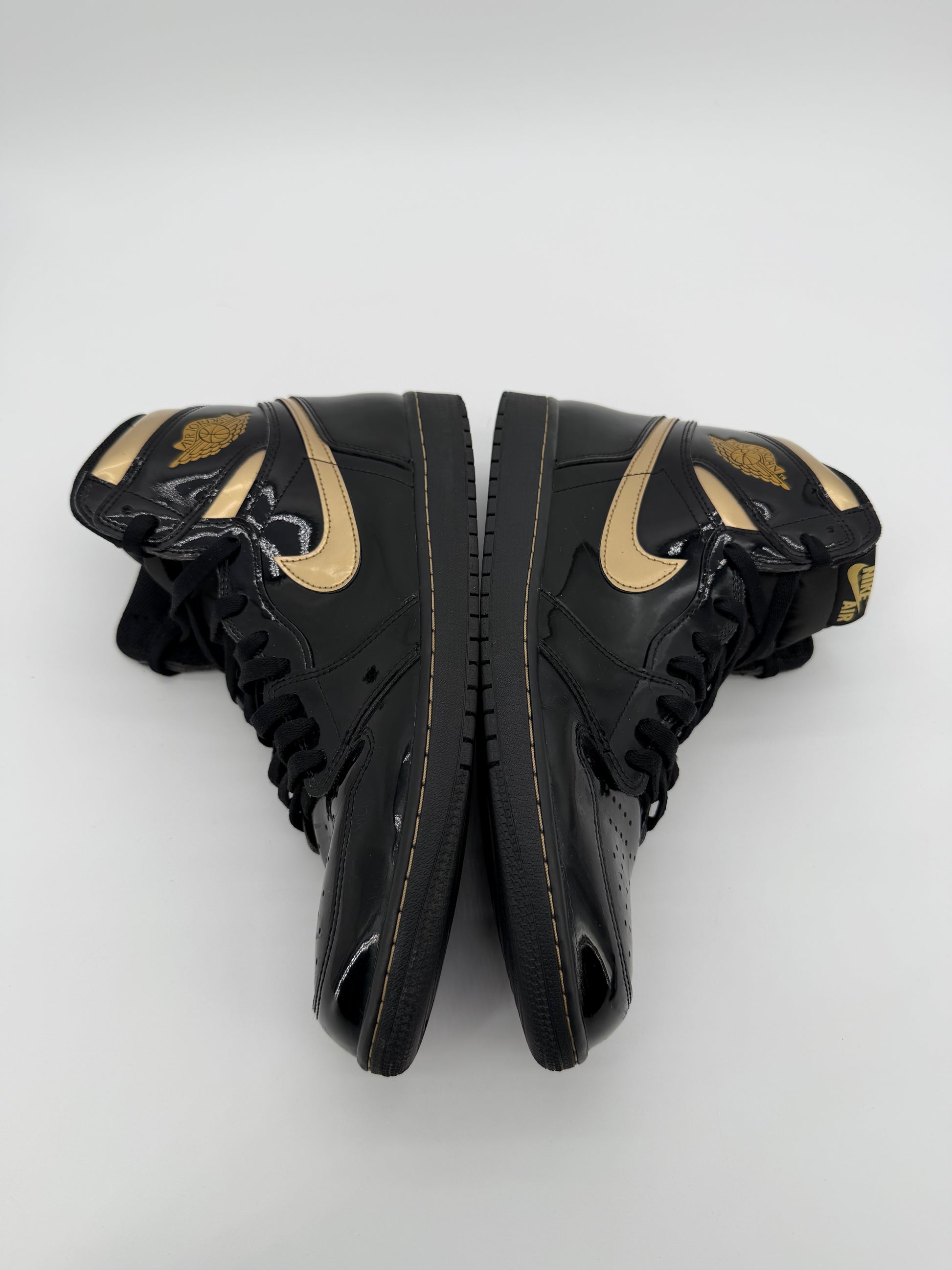 Jordan 1 Retro High Black Metallic Gold (2020)