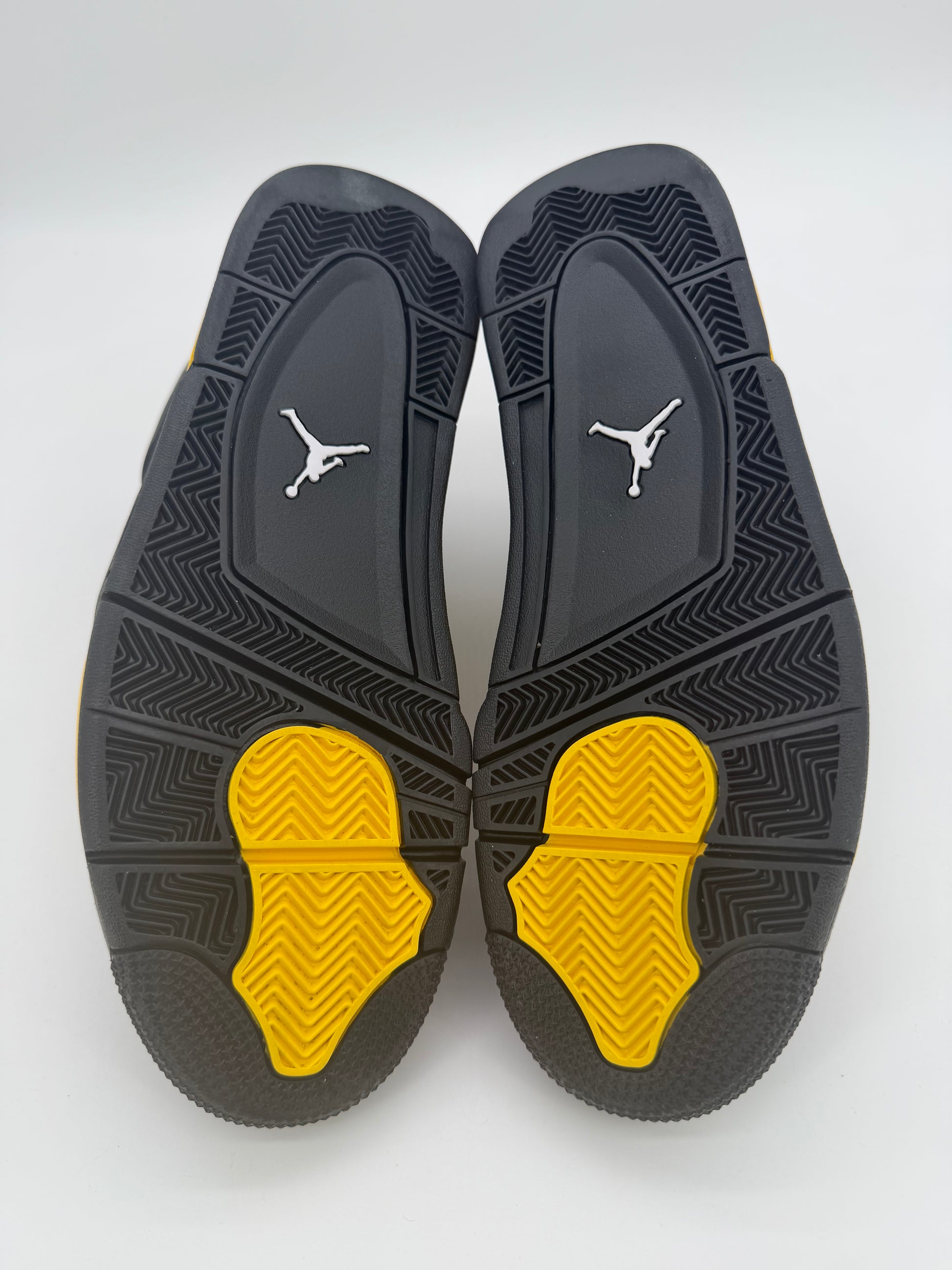 Jordan 4 Retro Thunder (2023)