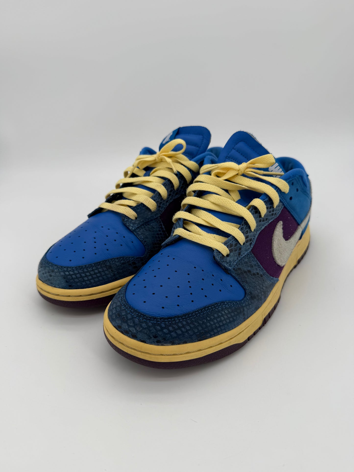 Nike Dunk Low Undefeated 5 On It Dunk vs. AF1