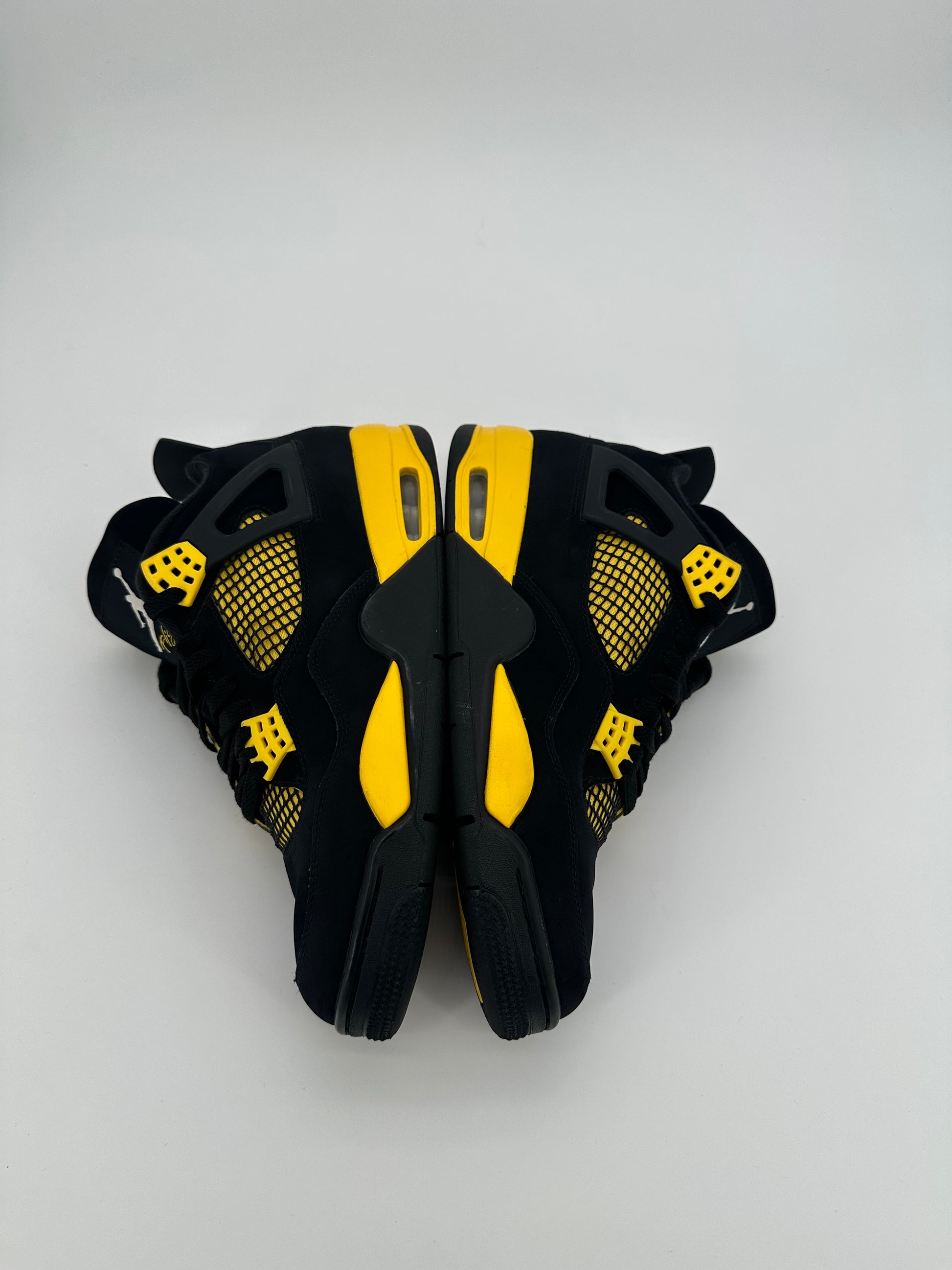 Jordan 4 Retro Thunder (2023)