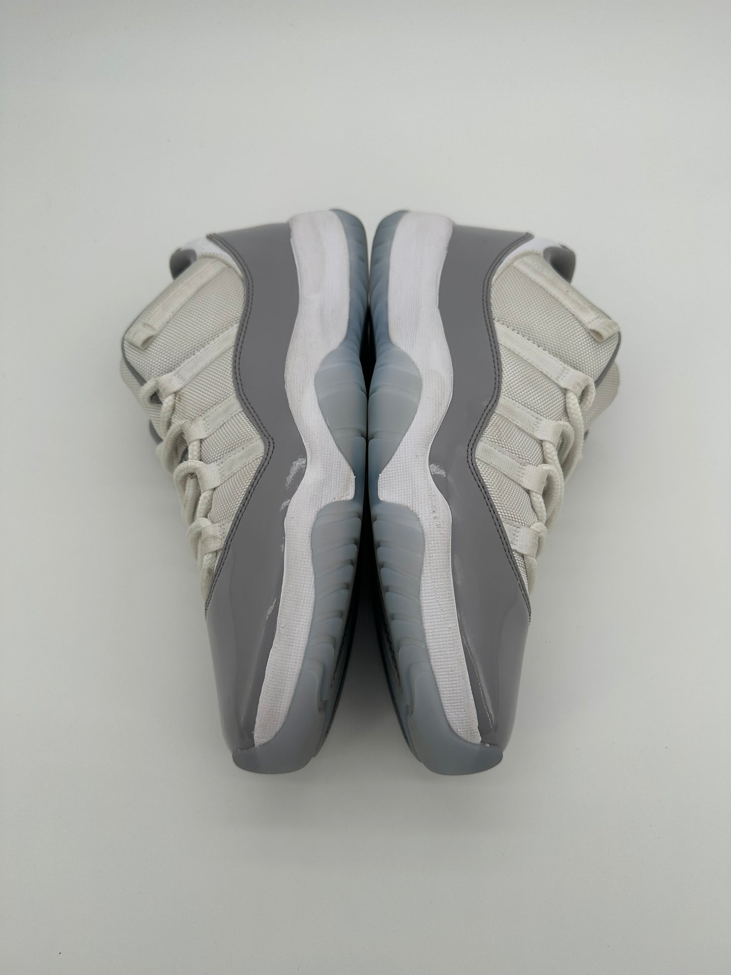 Jordan 11 Retro Low Cement Grey