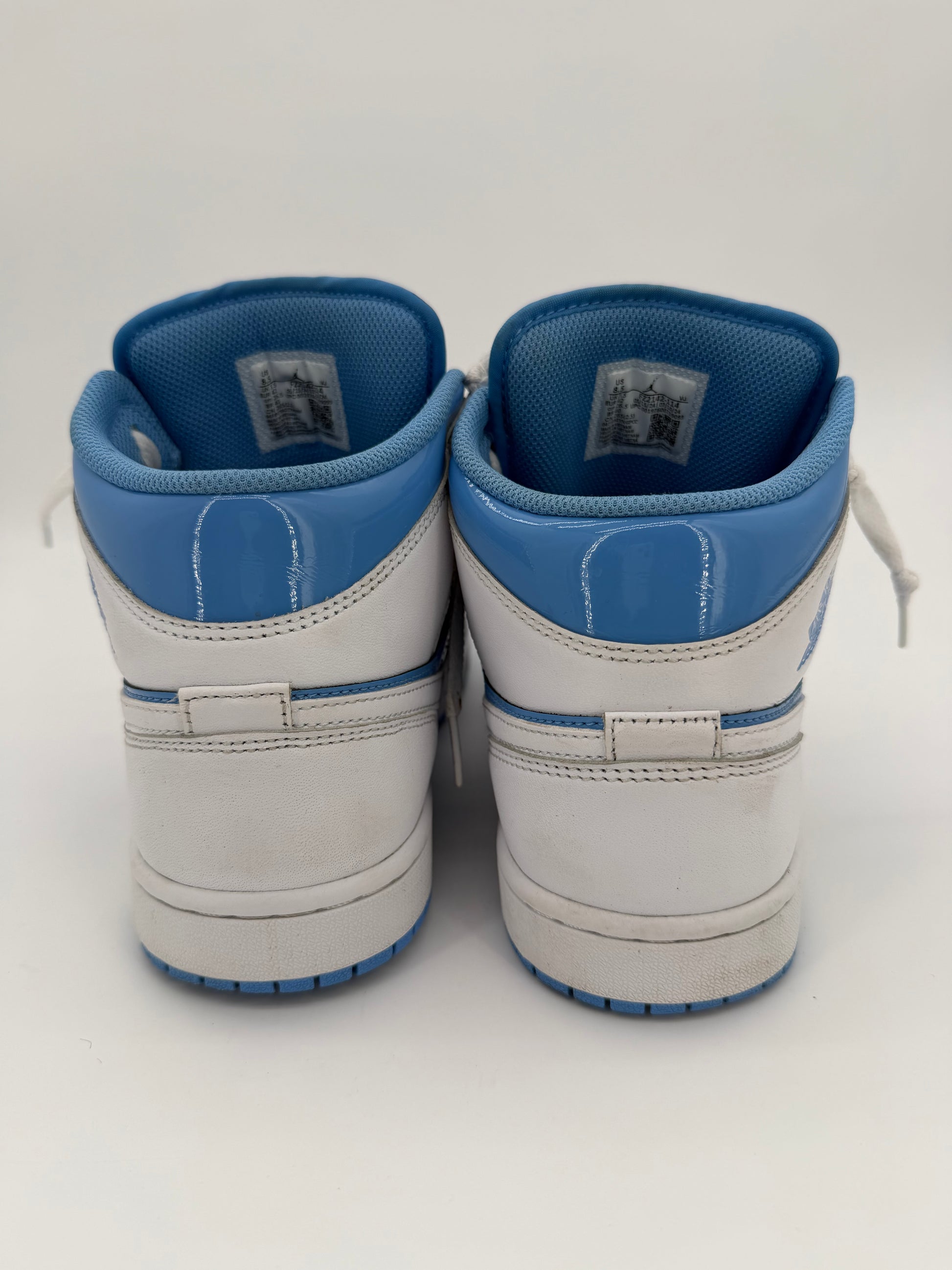 Jordan 1 Mid Legend Blue