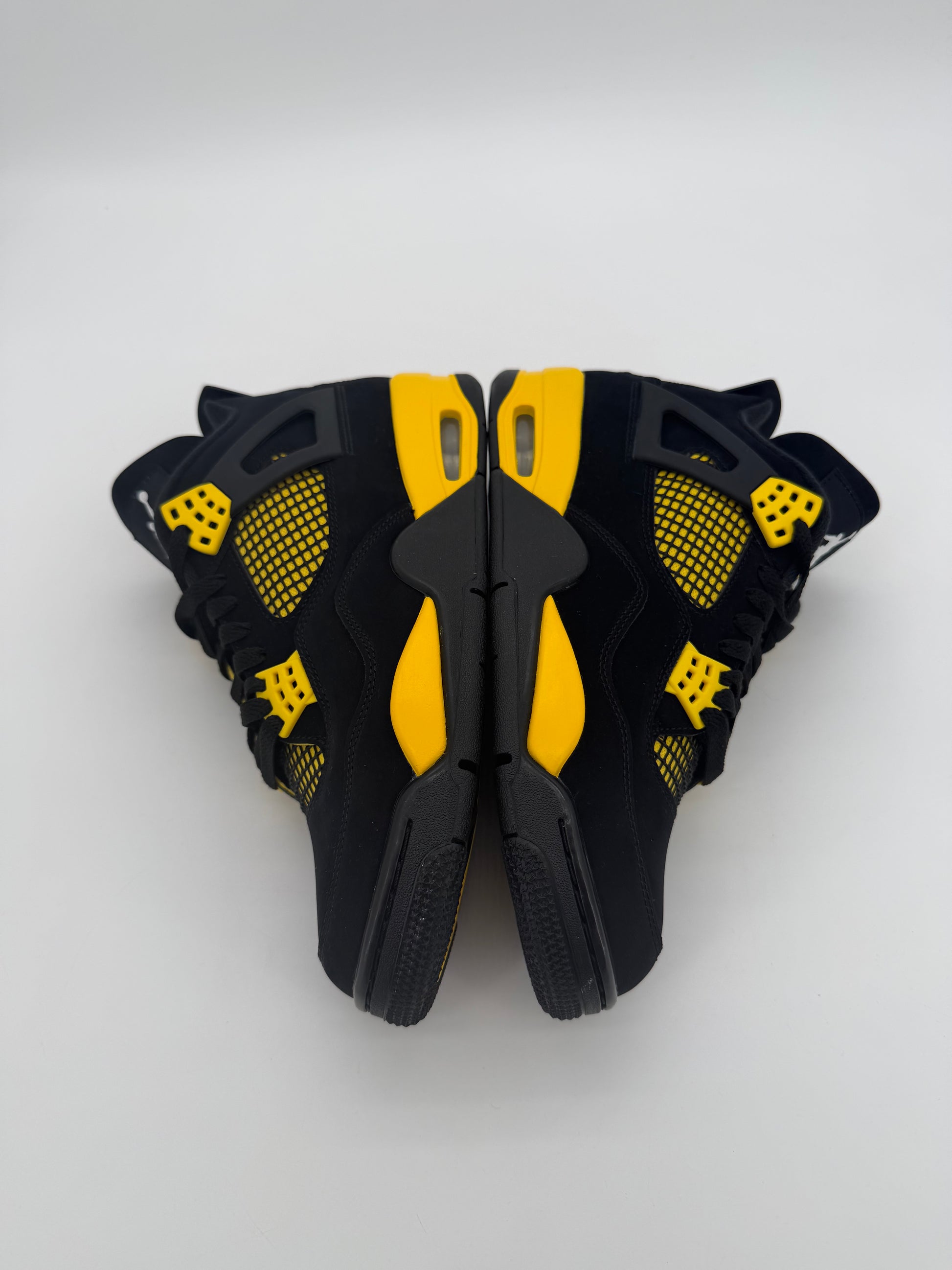 Jordan 4 Retro Thunder (2023)
