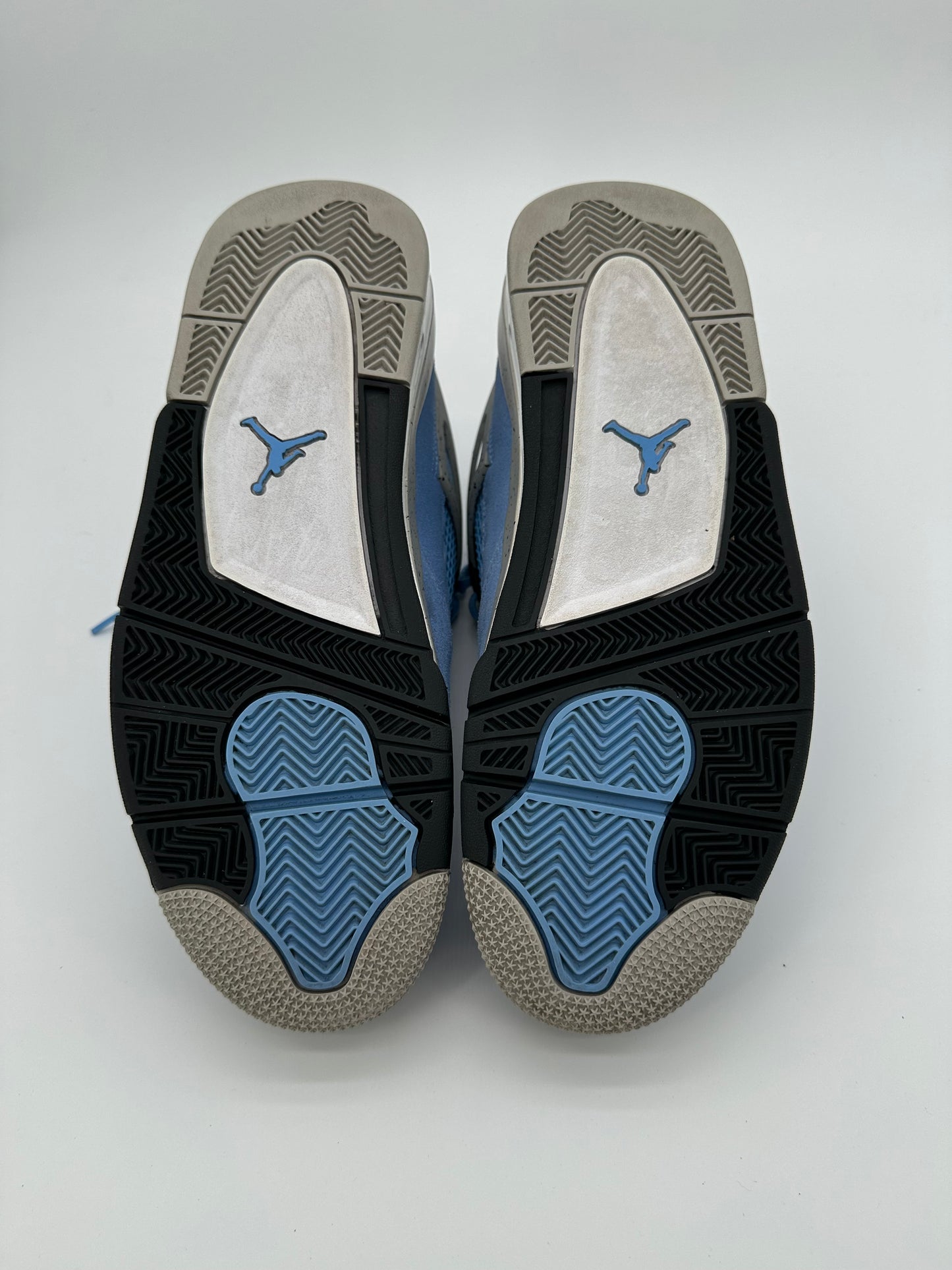 Jordan 4 Retro University Blue