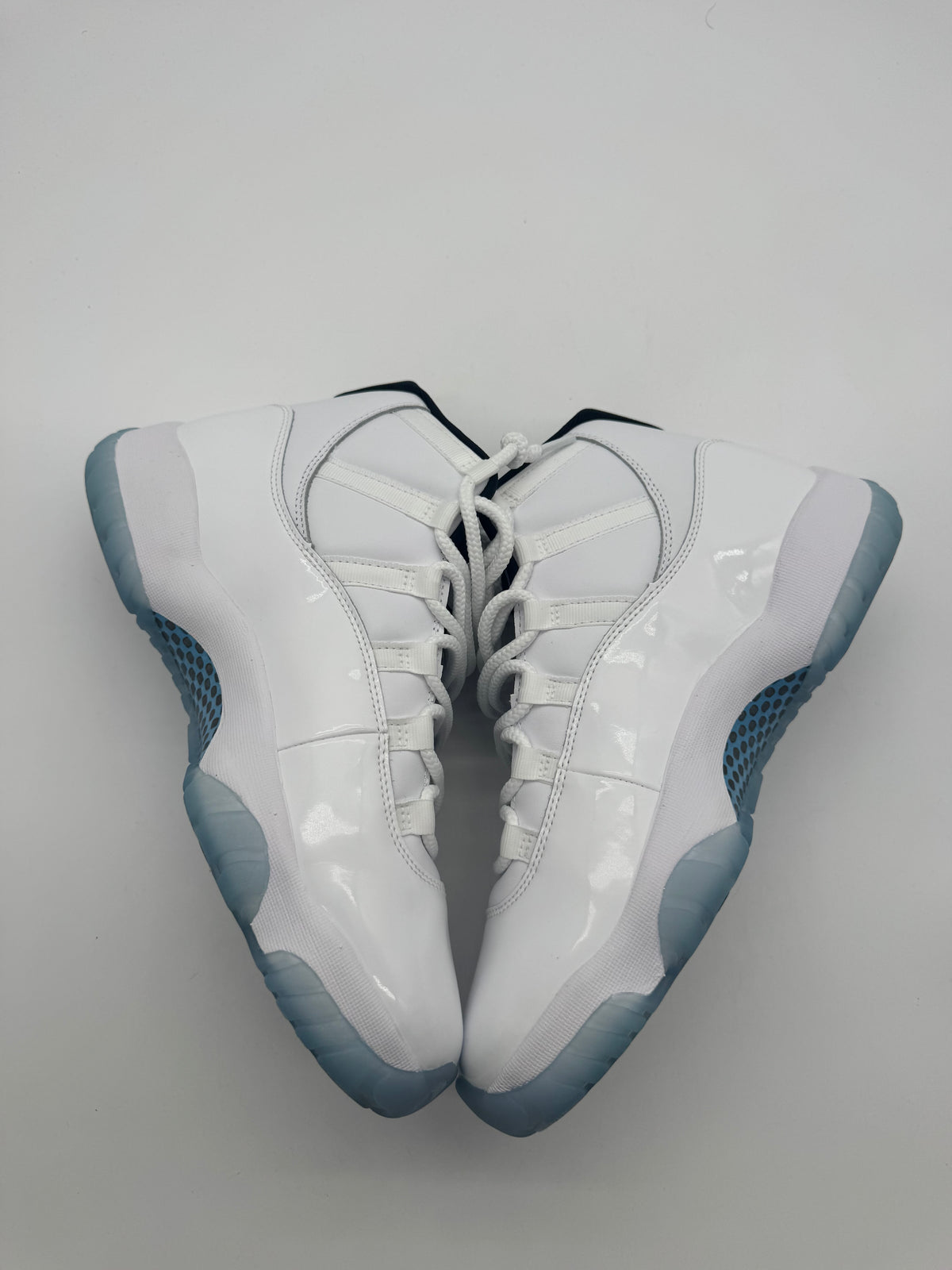 Jordan 11 Retro Legend Blue (2024)