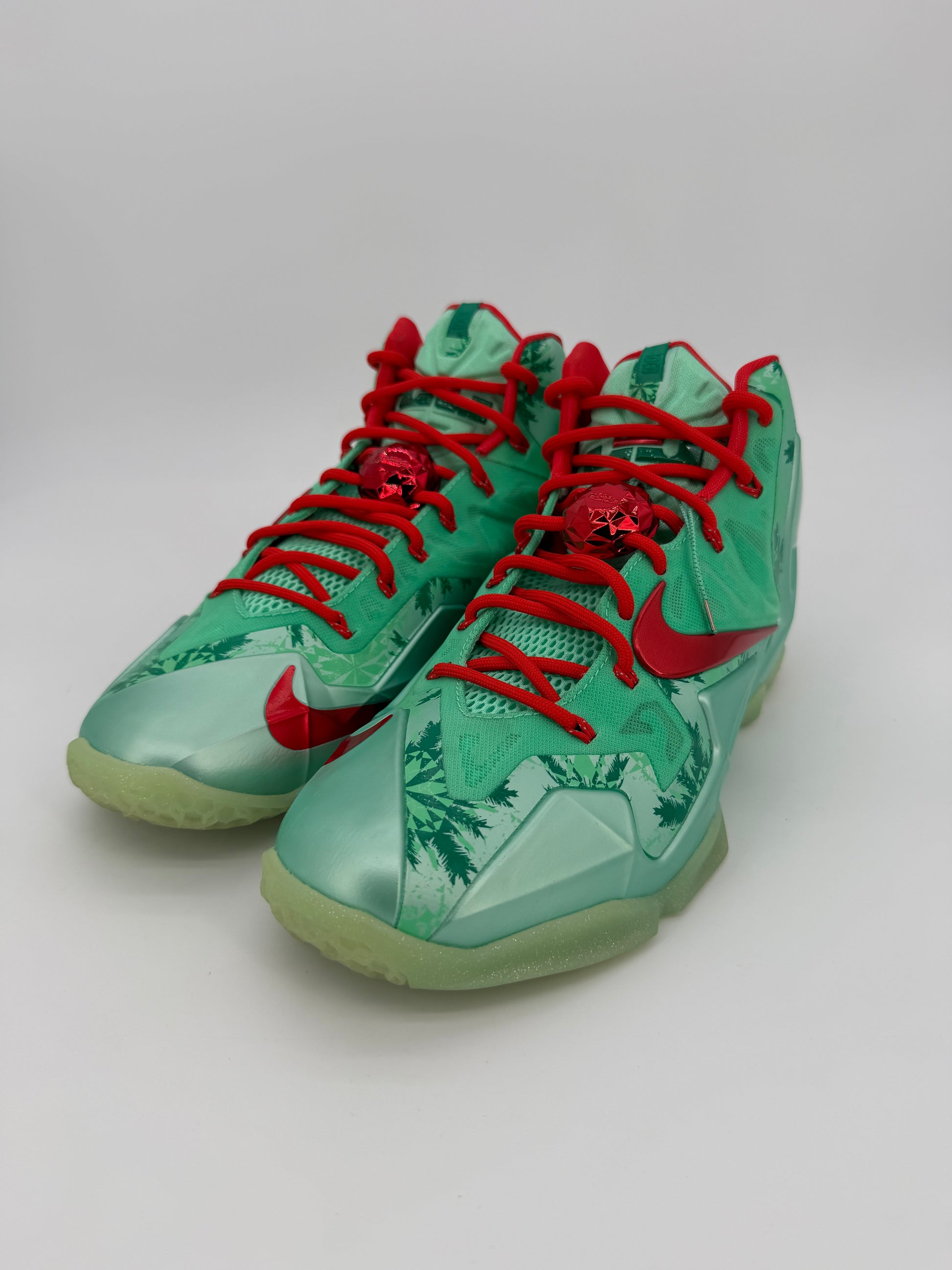 Nike LeBron 11 Christmas