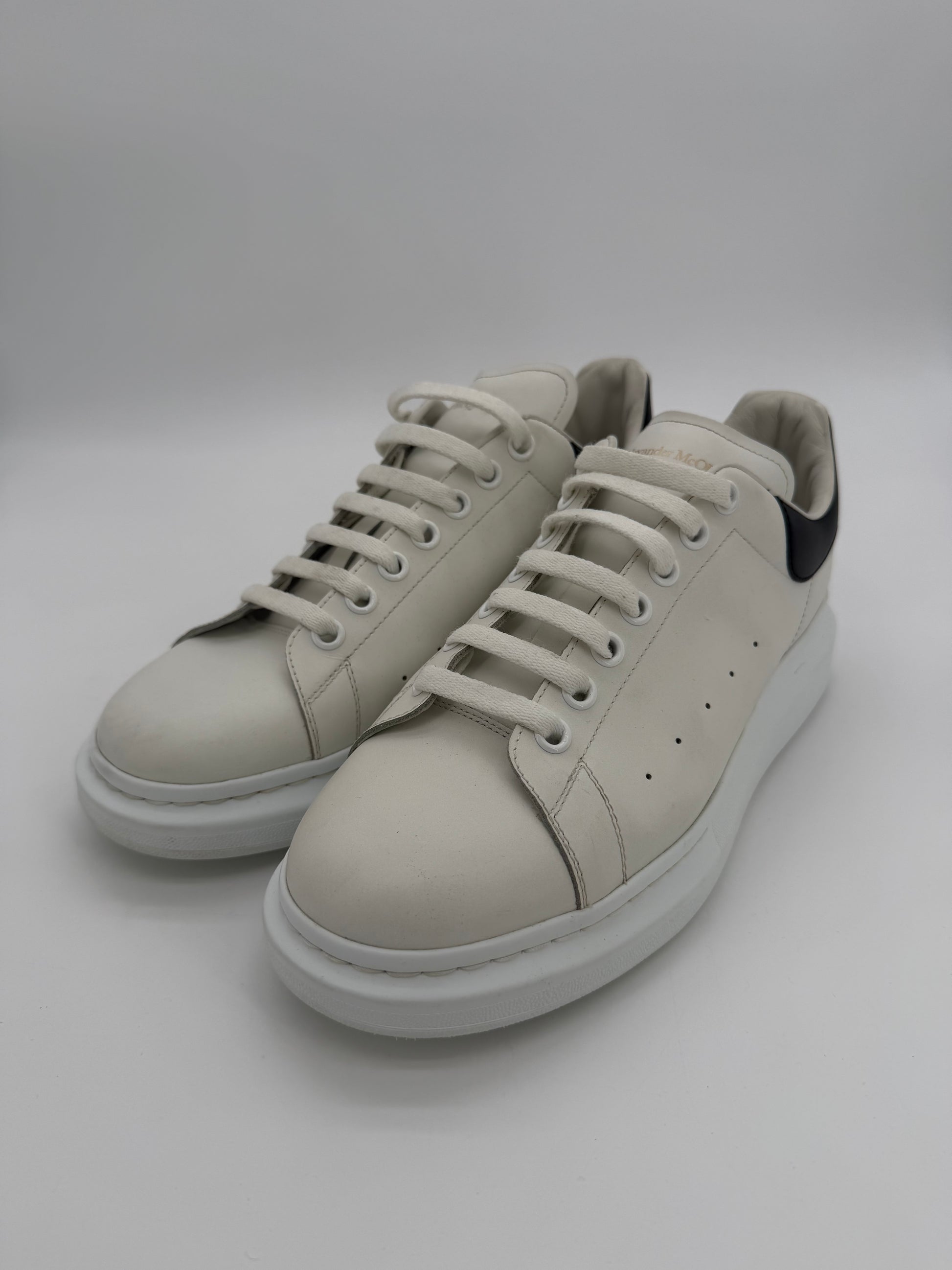 Alexander McQueen Oversized White Black