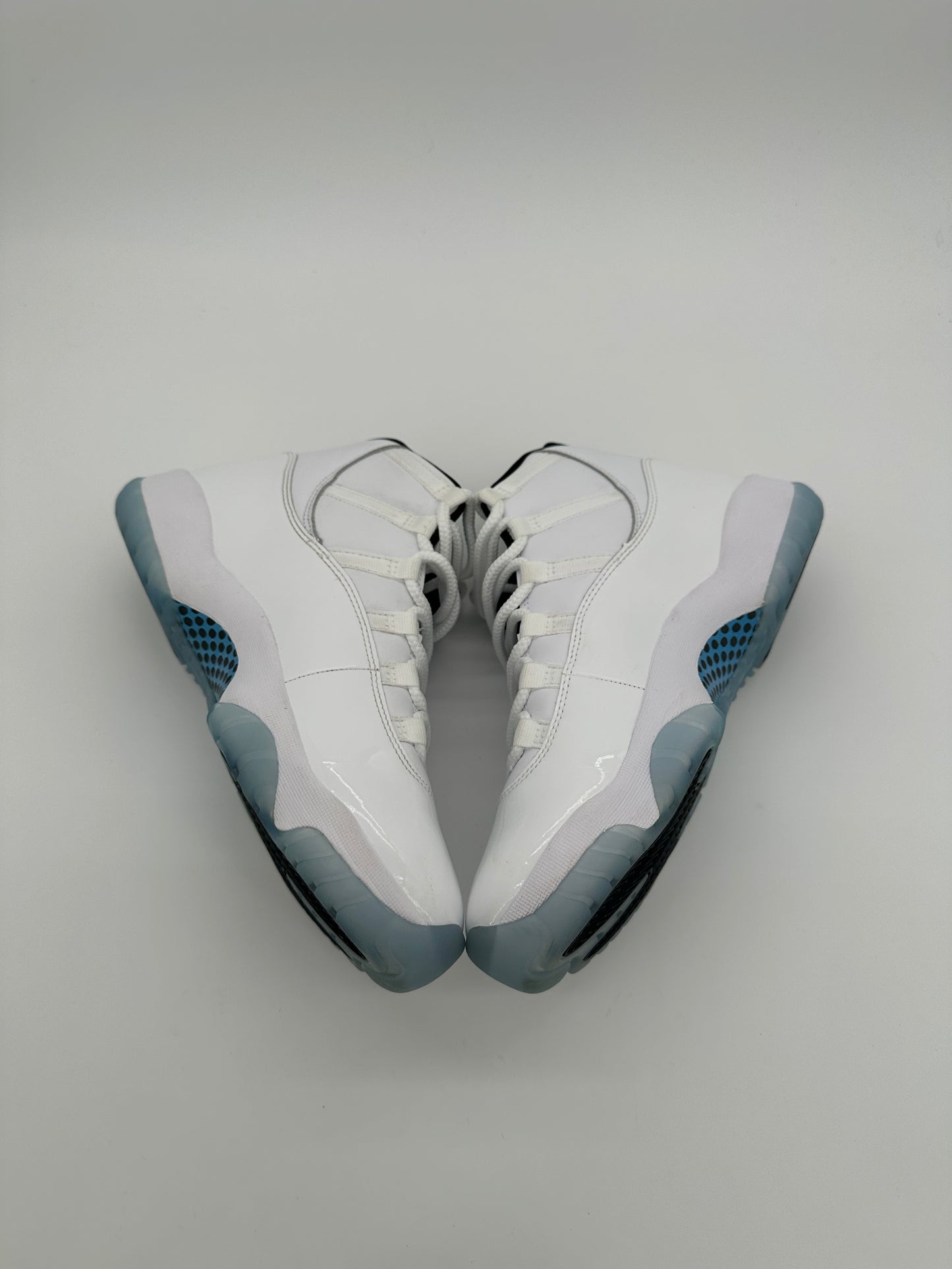 Jordan 11 Retro Legend Blue (2024)