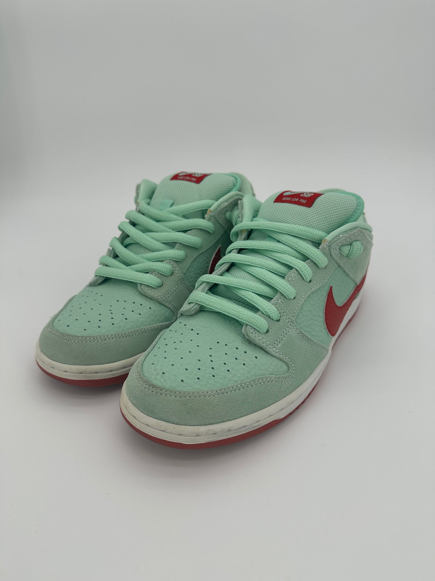 Nike SB Dunk Low Medium Mint Gym Red