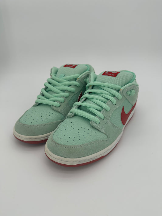 Nike SB Dunk Low Medium Mint Gym Red