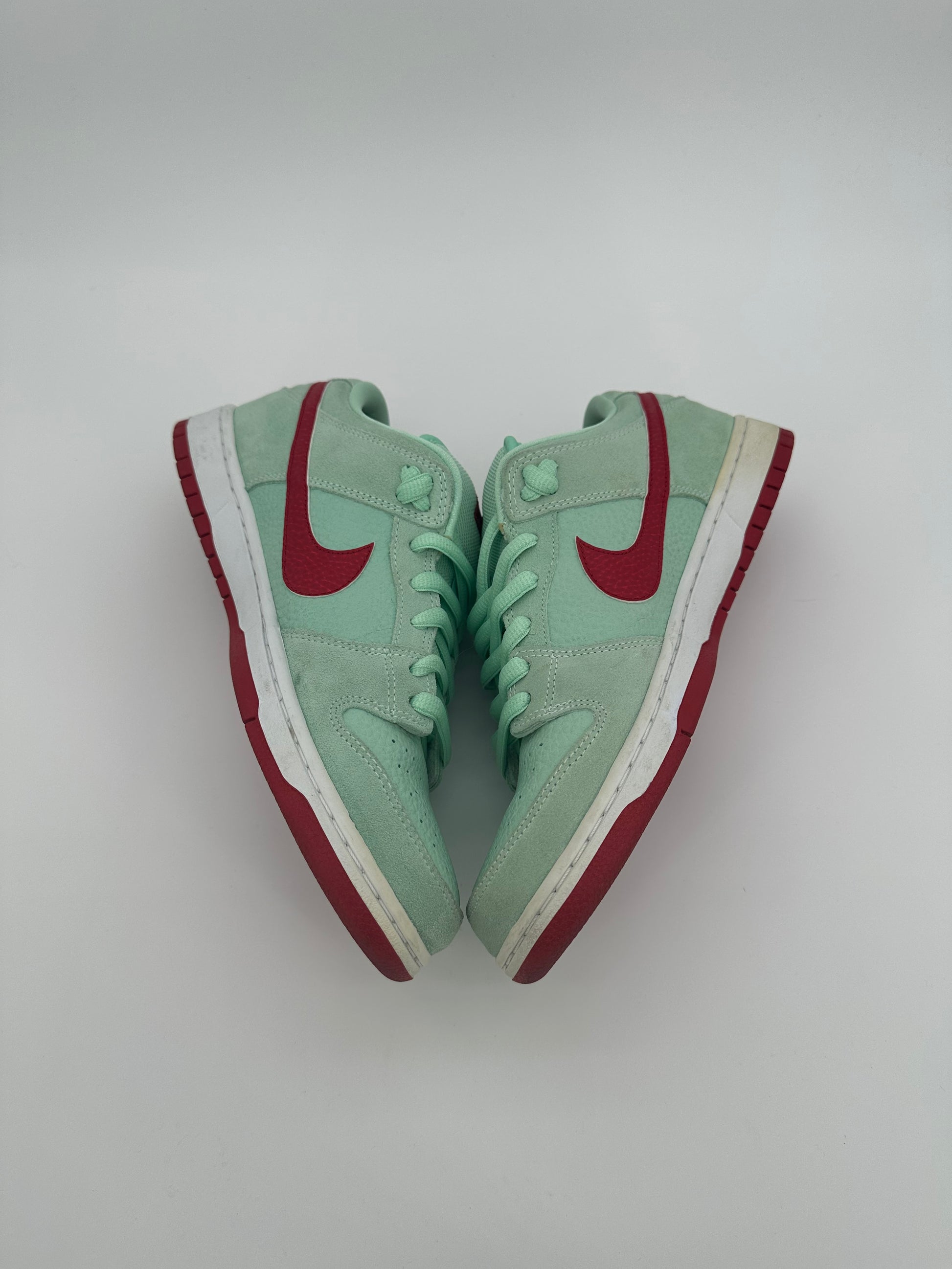 Nike SB Dunk Low Medium Mint Gym Red