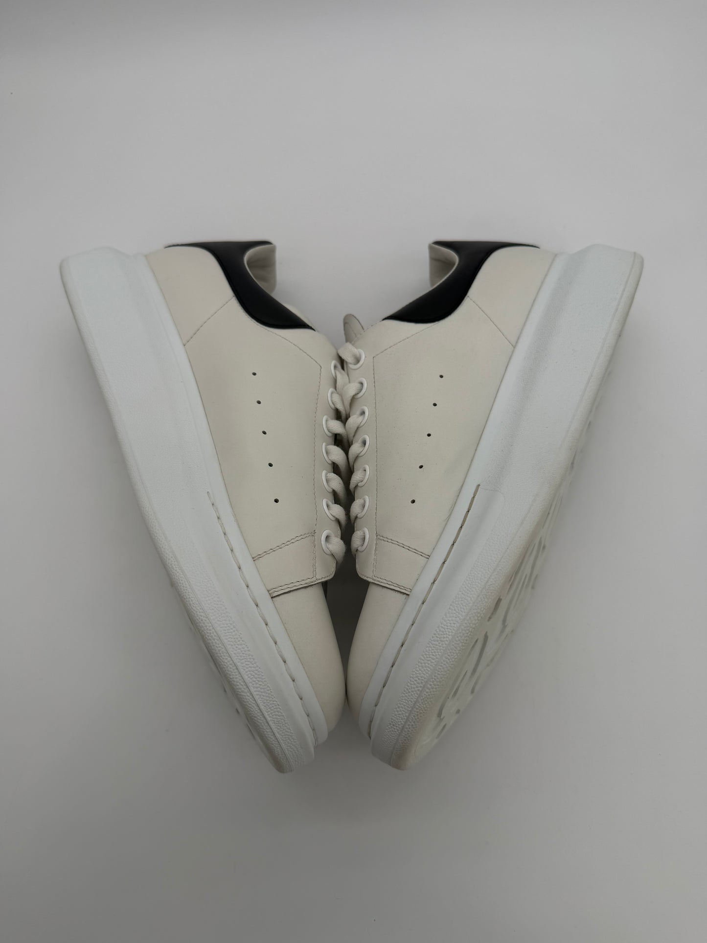 Alexander McQueen Oversized White Black
