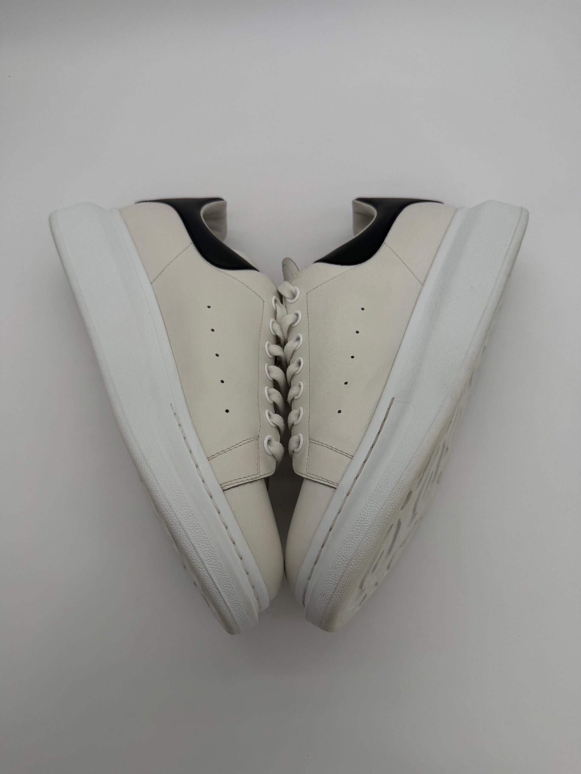 Alexander McQueen Oversized White Black