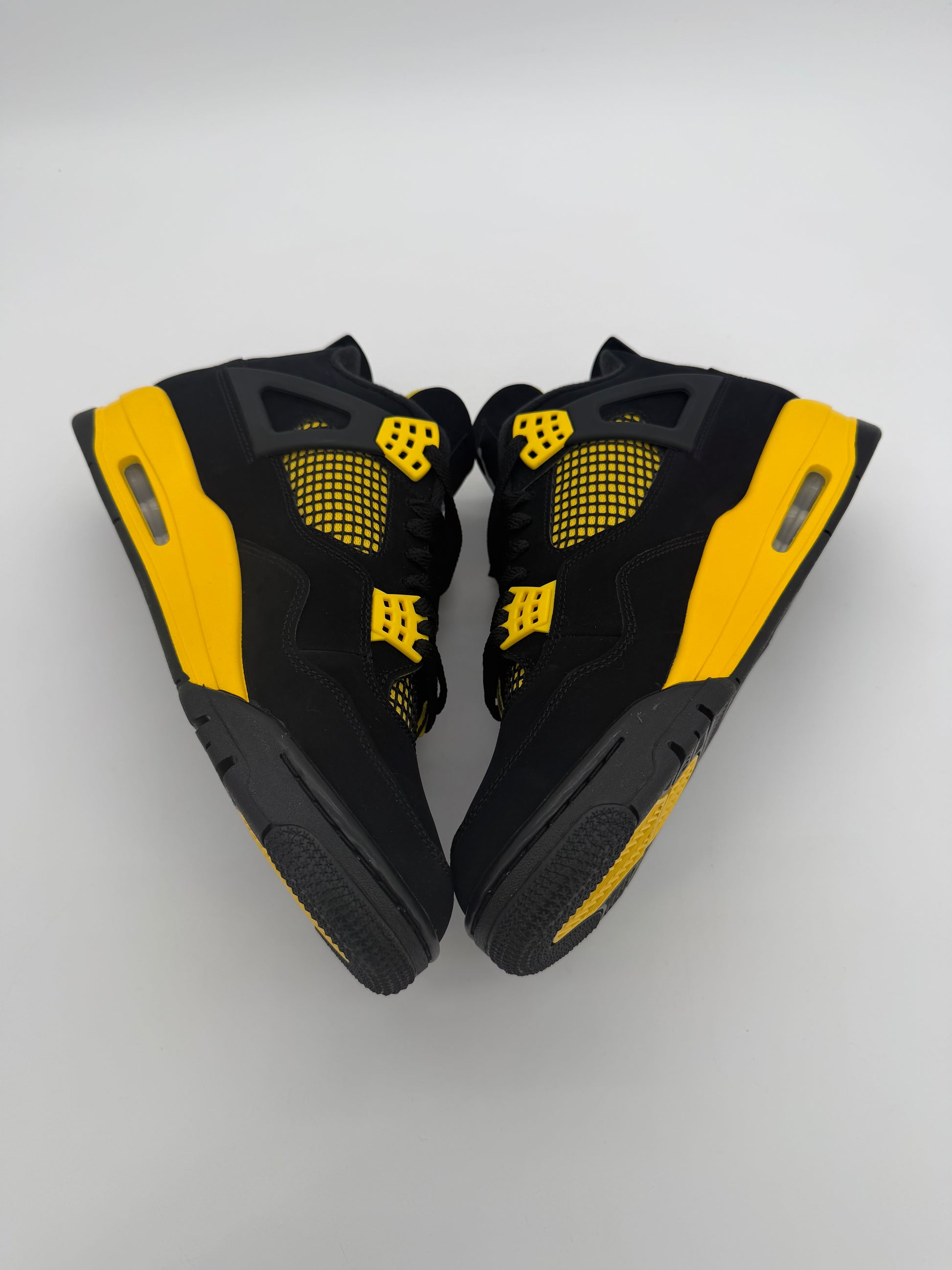 Jordan 4 Retro Thunder (2023)