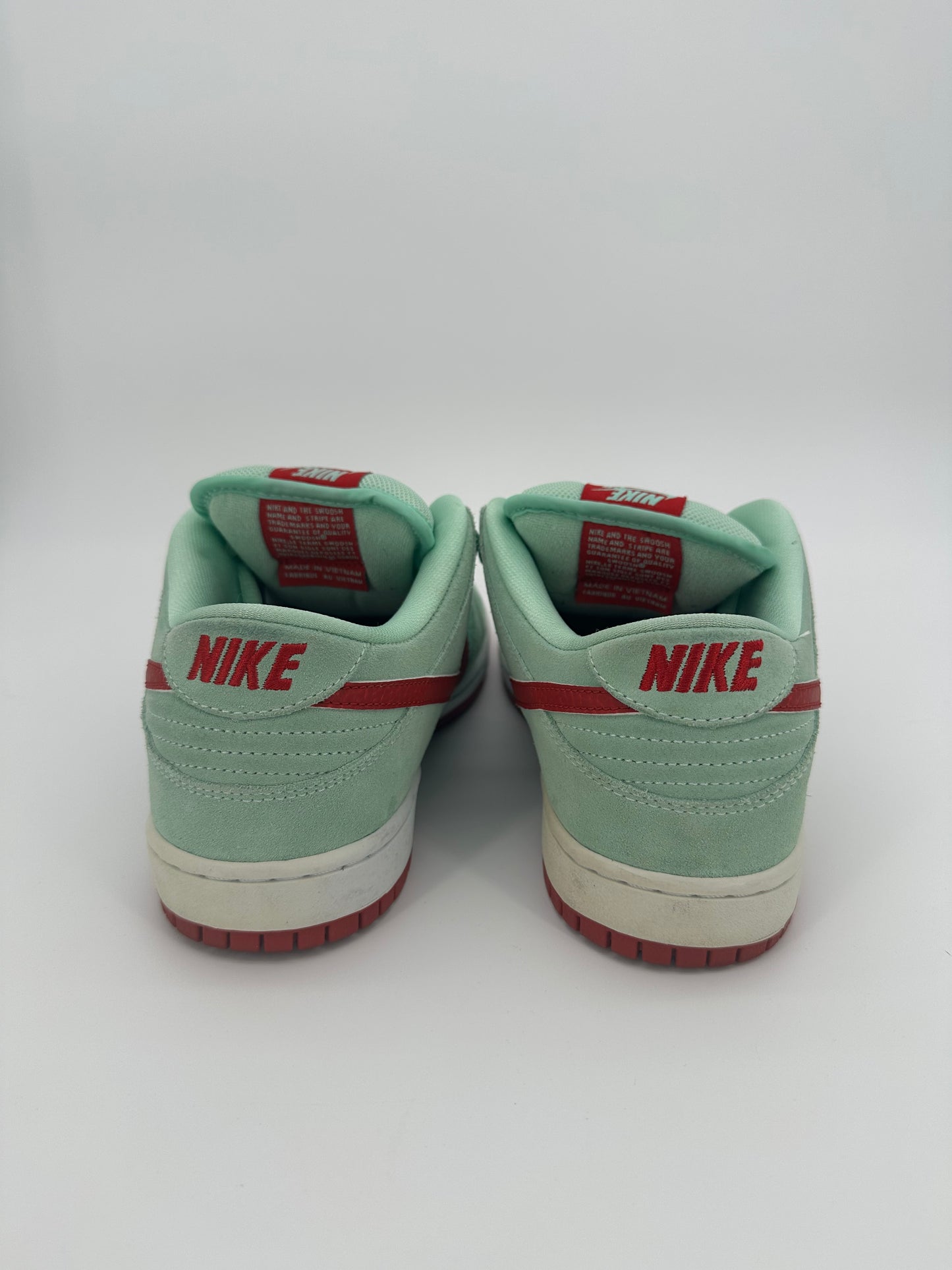Nike SB Dunk Low Medium Mint Gym Red