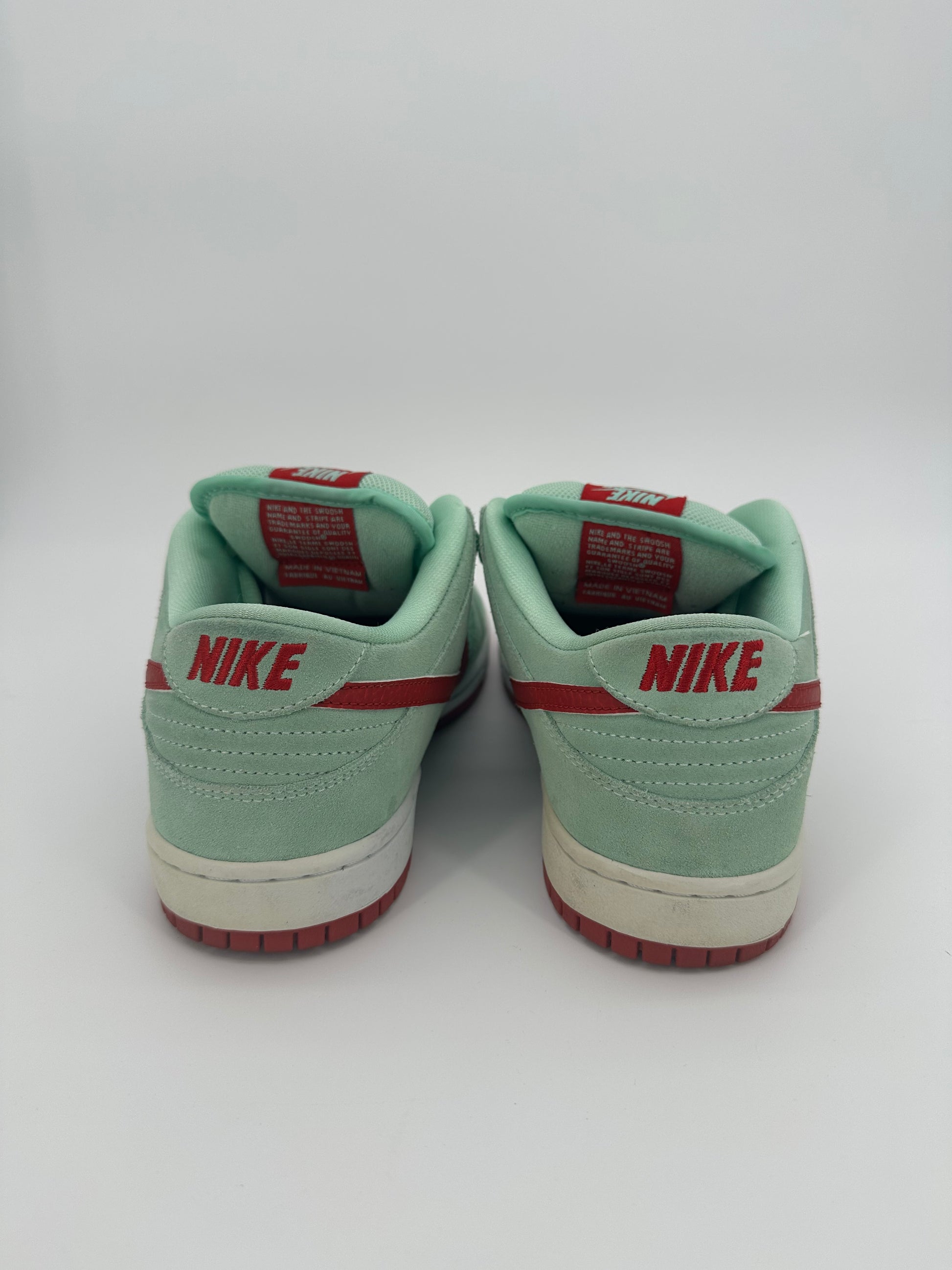Nike SB Dunk Low Medium Mint Gym Red