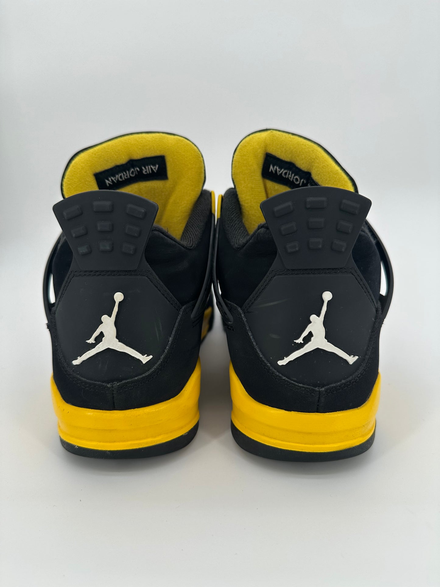 Jordan 4 Retro Thunder (2023)