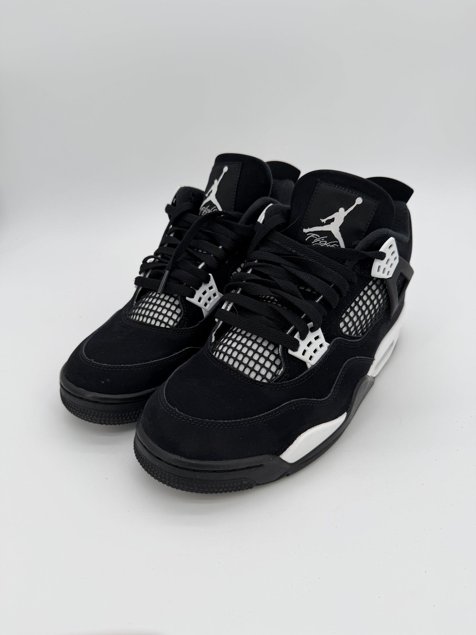 Jordan 4 Retro White Thunder