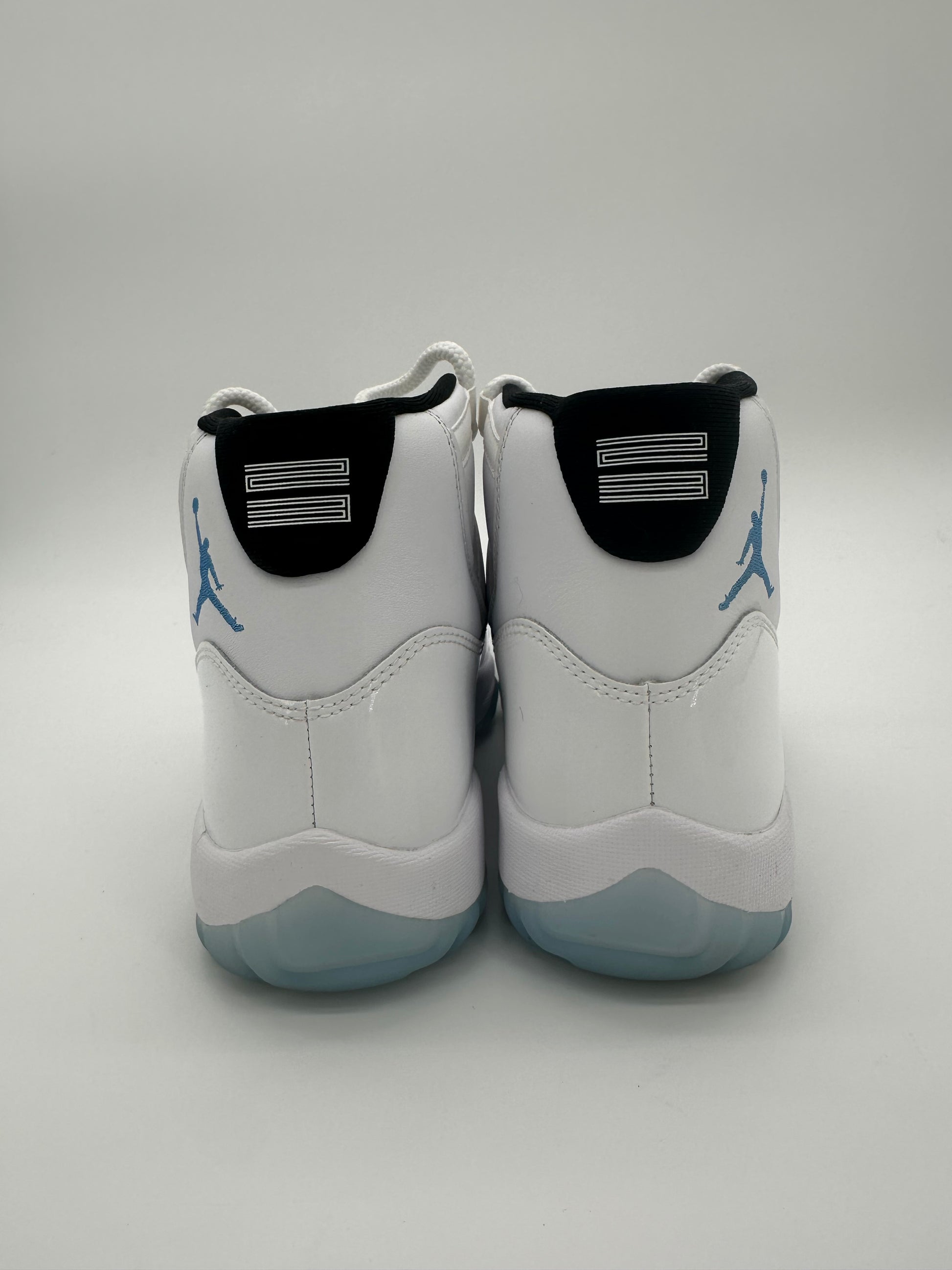 Jordan 11 Retro Legend Blue (2024)