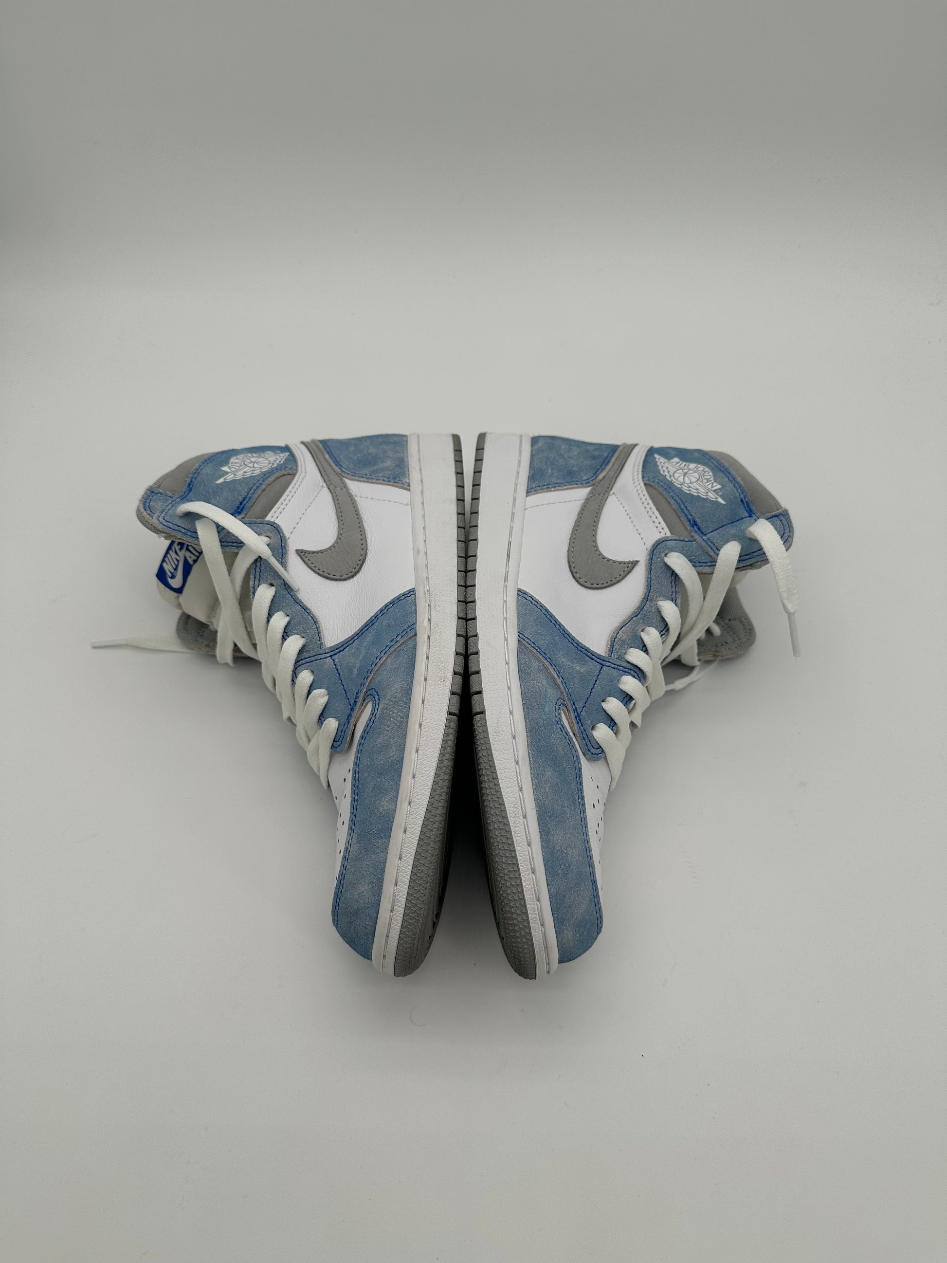 Jordan 1 Retro High Hyper Royal Smoke Grey