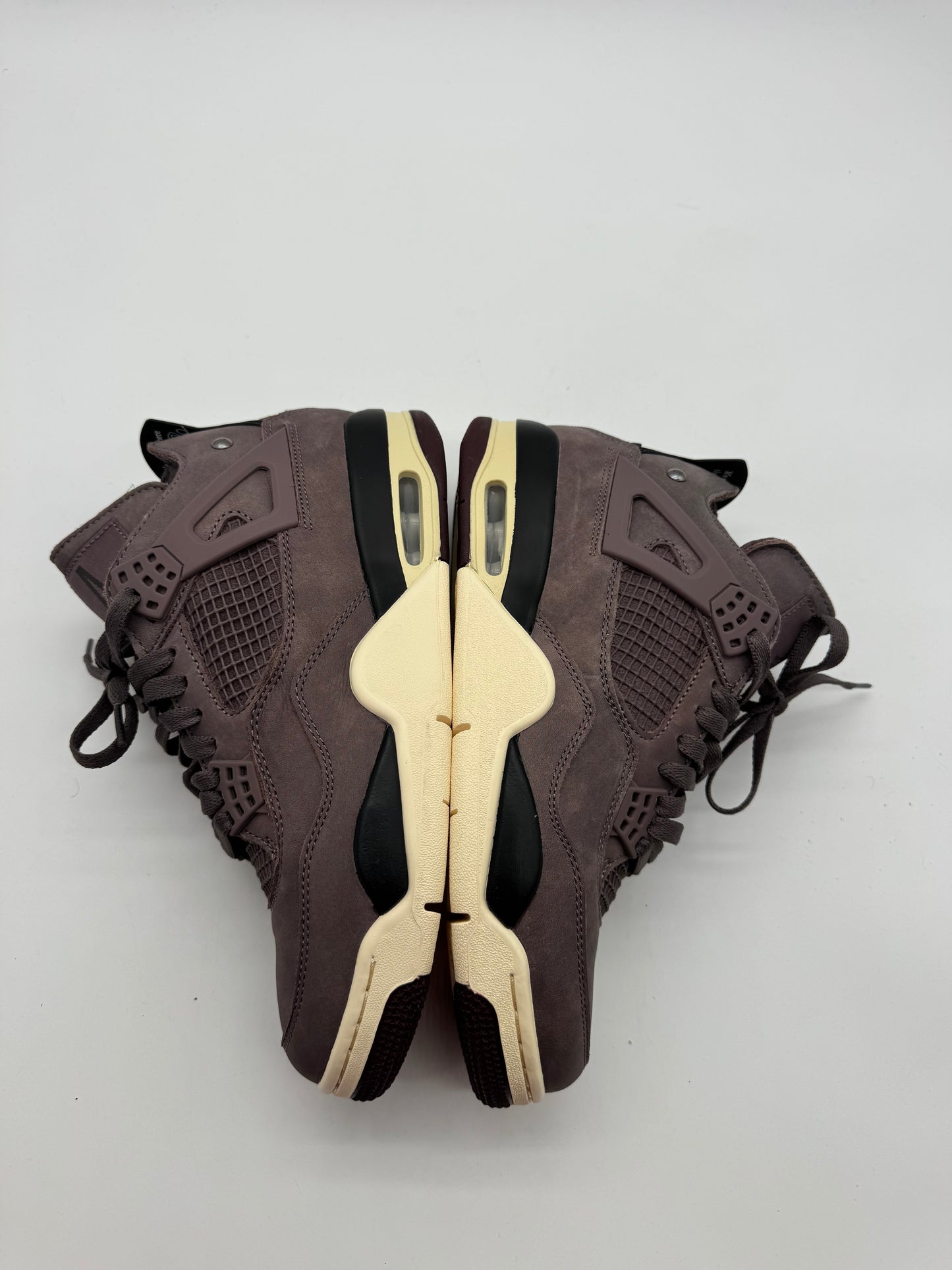 Jordan 4 Retro SP A Ma Maniére Violet Ore