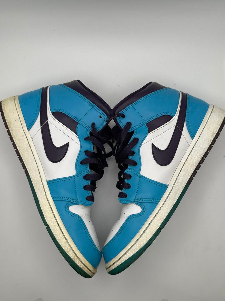 Jordan 1 Mid Hornets