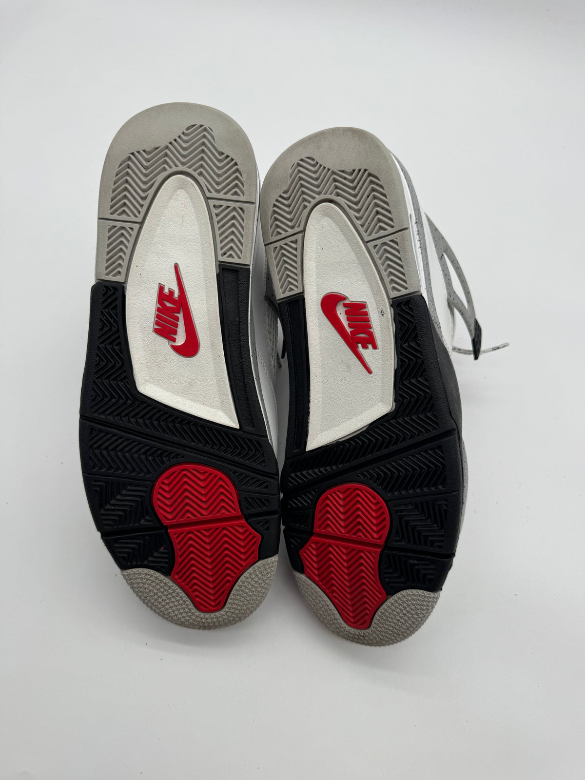 Jordan 4 Retro White Cement (2025)(extra laces)