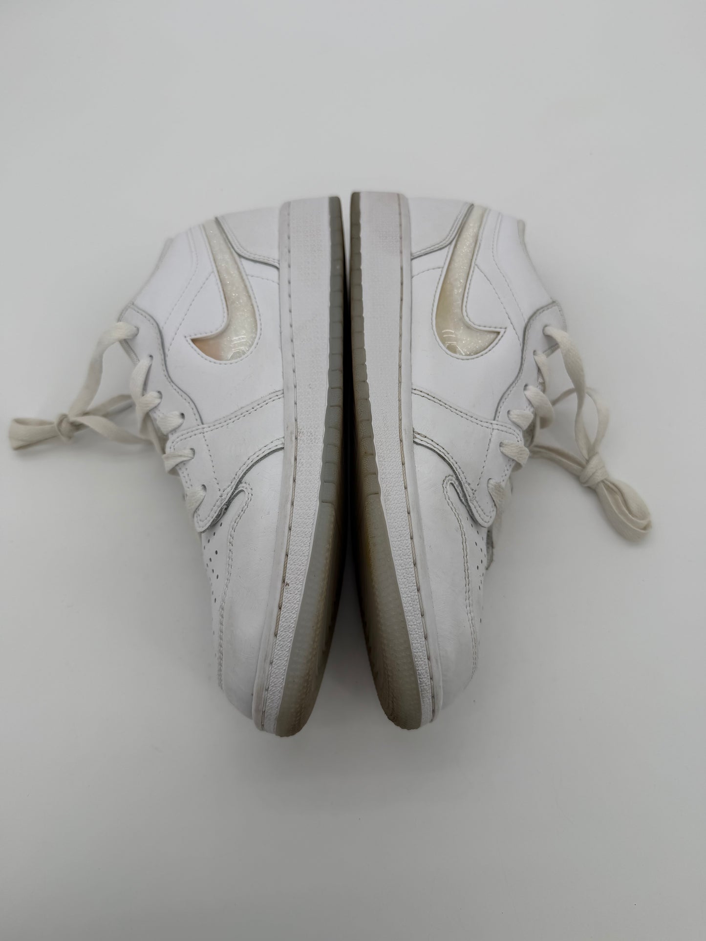 Jordan 1 Low SE Glitter Swoosh (GS)