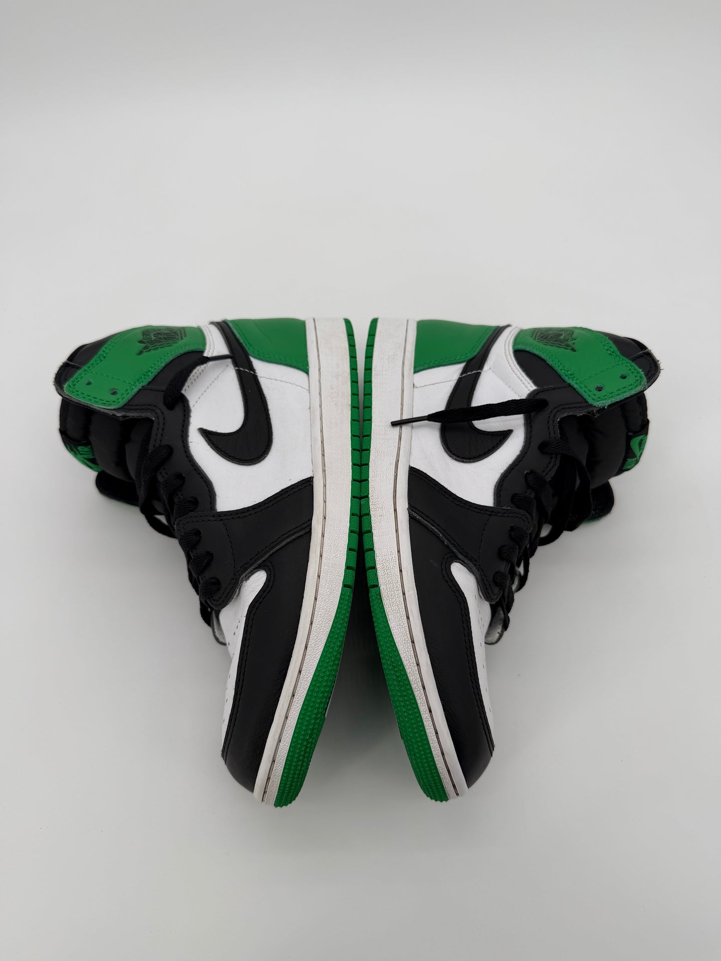 Jordan 1 Retro High OG Lucky Green need pics