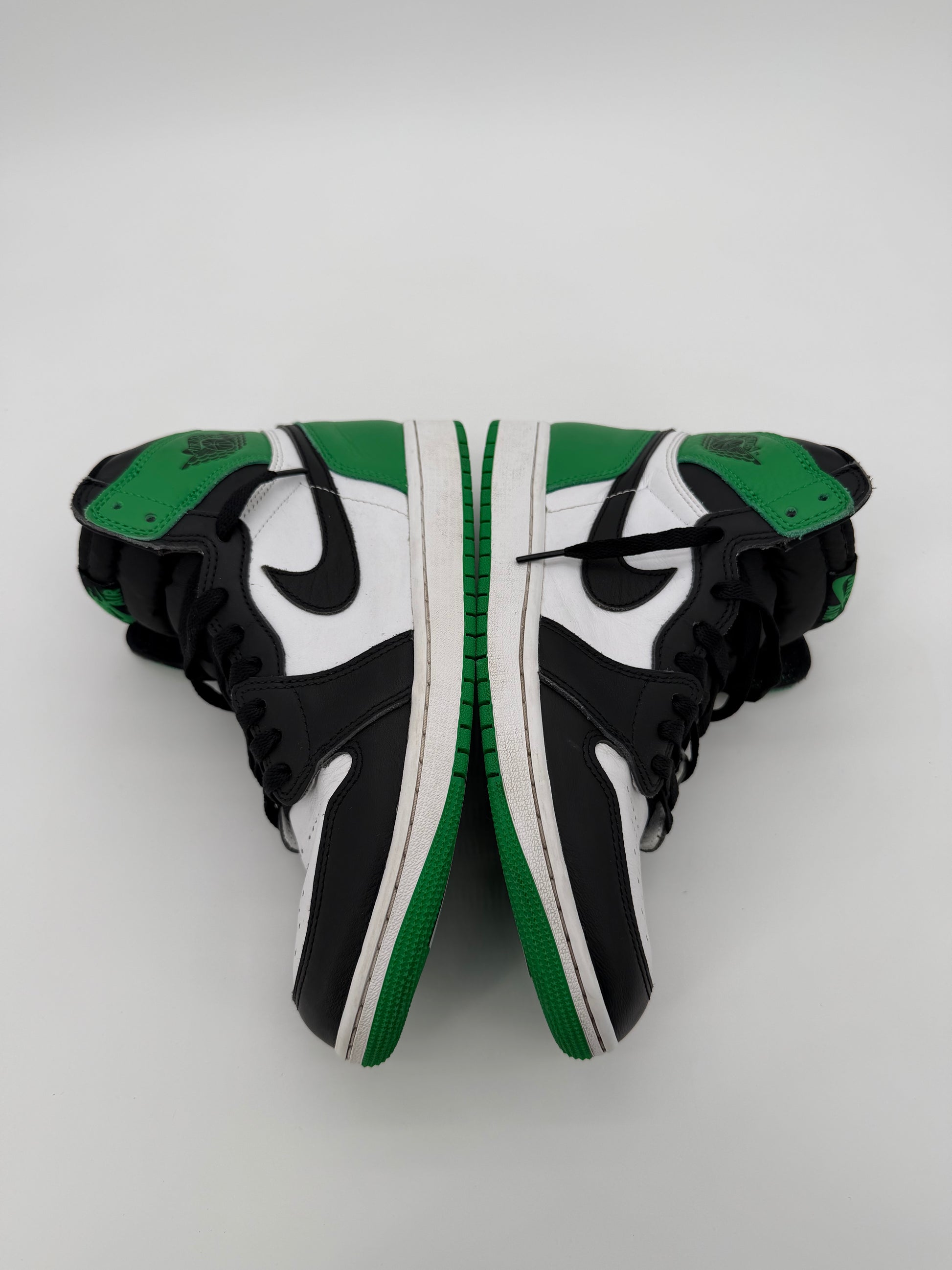 Jordan 1 Retro High OG Lucky Green need pics