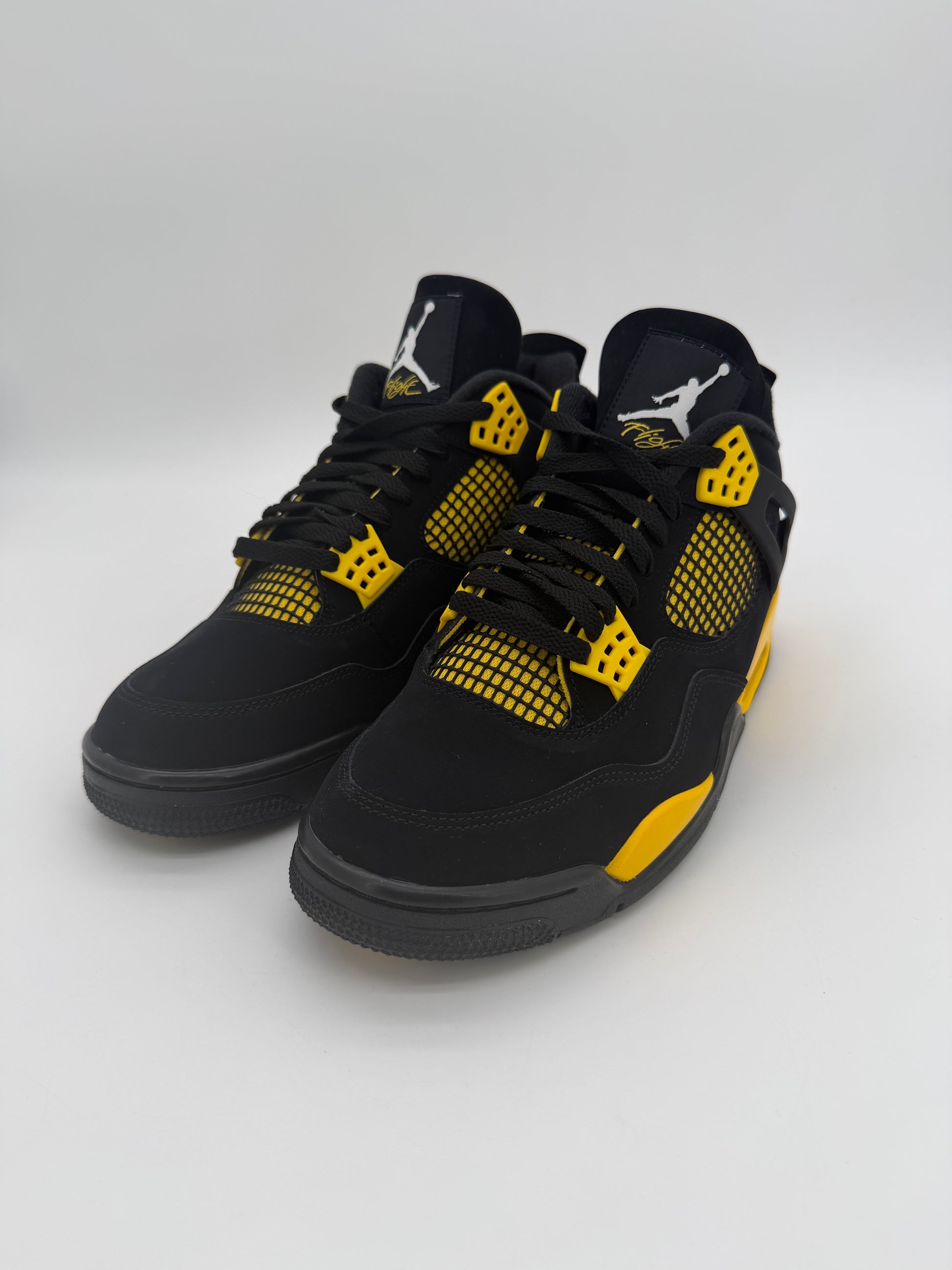 Jordan 4 Retro Thunder (2023)