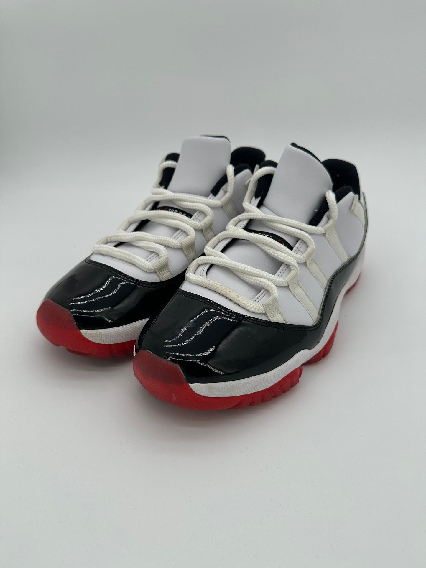 Jordan 11 Retro Low Concord Bred