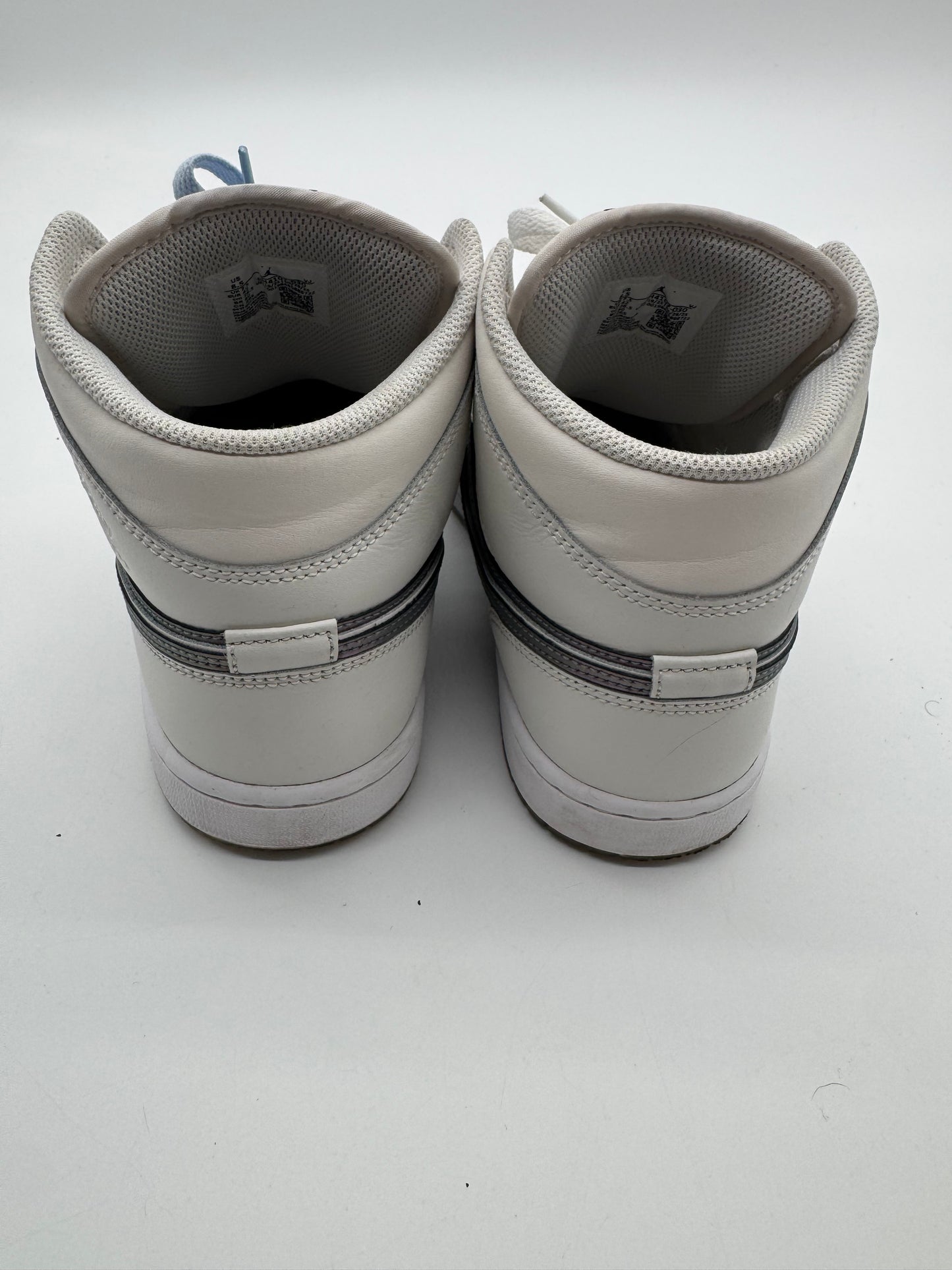 Jordan 1 Mid SE Phantom Iridescent