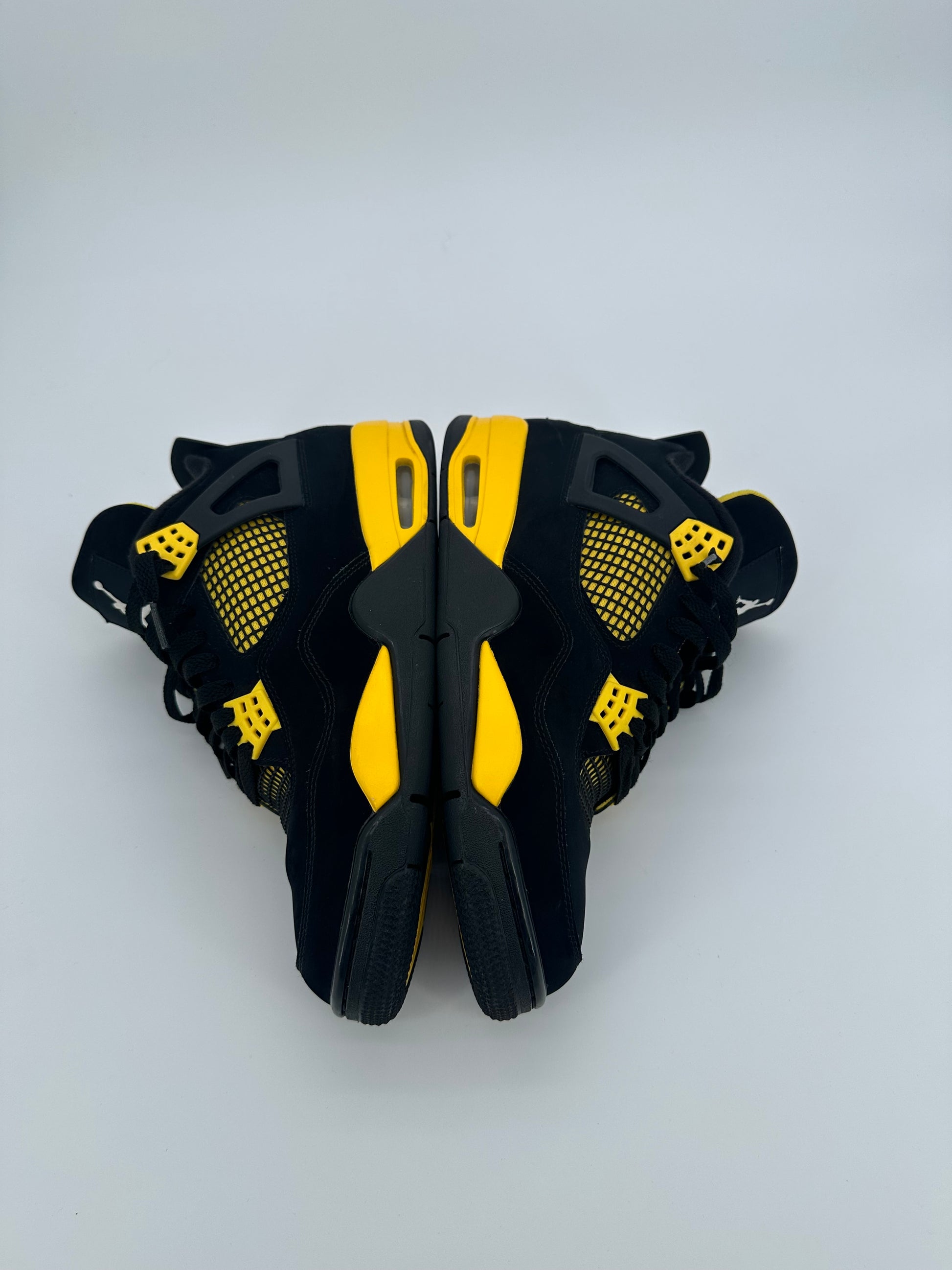 Jordan 4 Retro Thunder (2023)