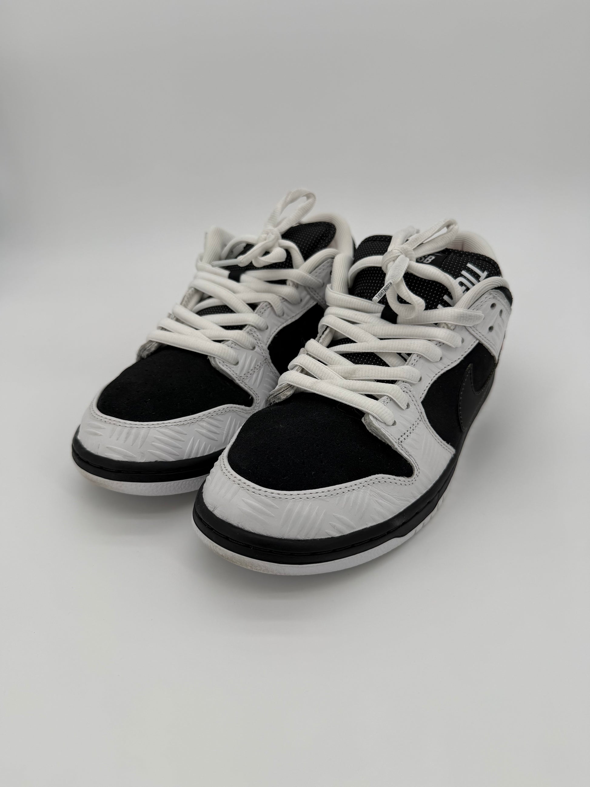 Nike SB Dunk Low TIGHTBOOTH