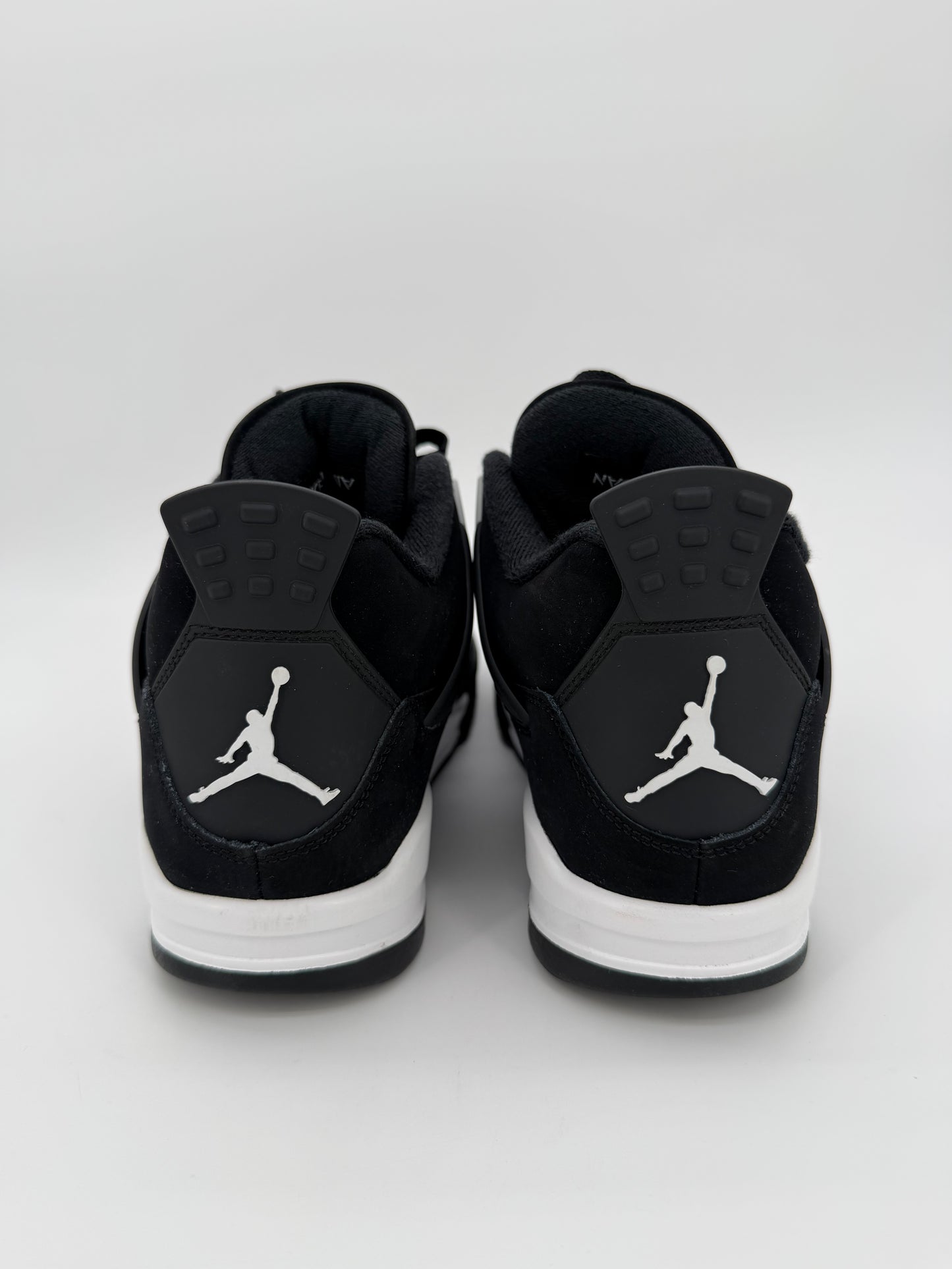 Jordan 4 Retro White Thunder