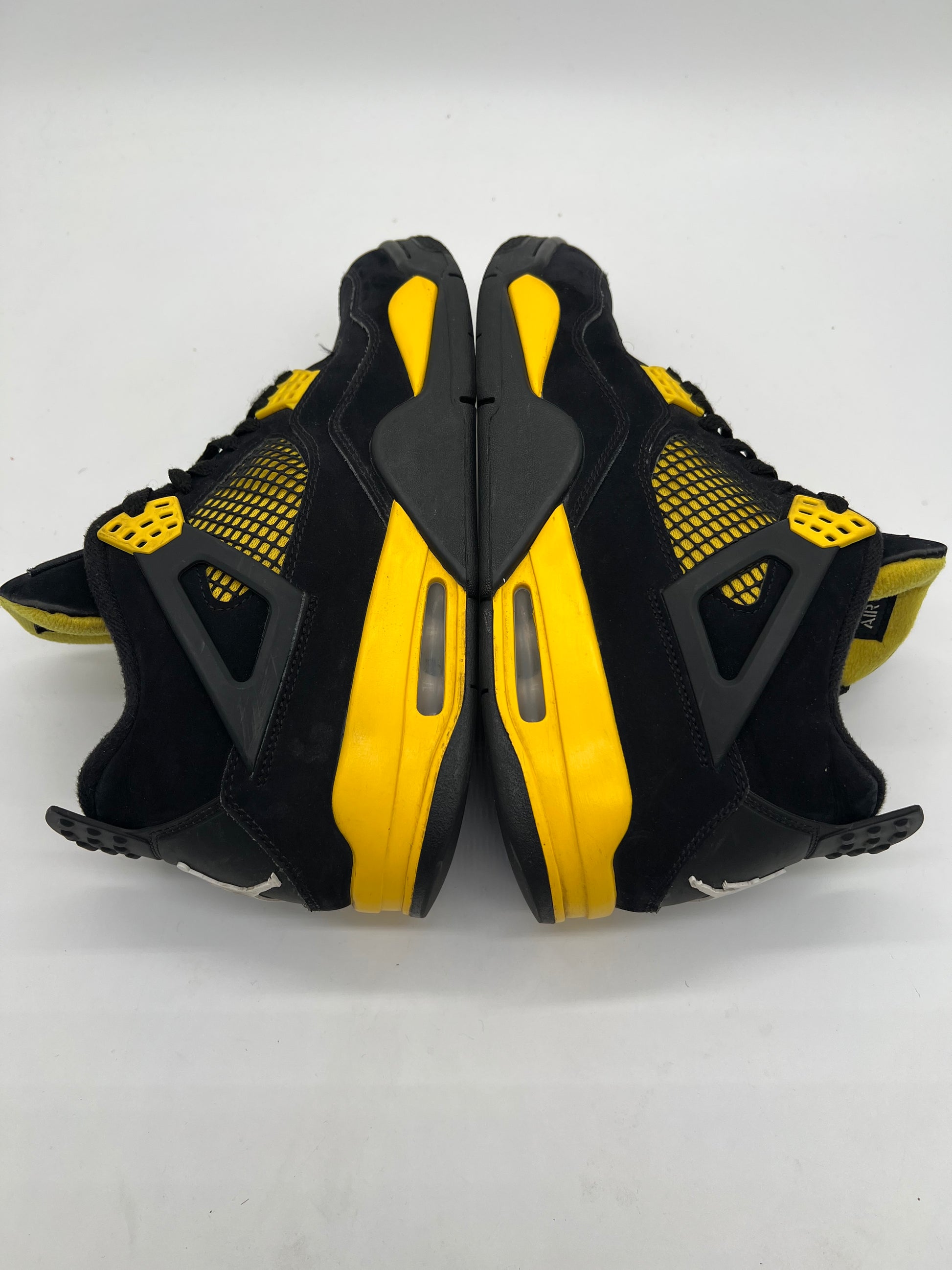 Jordan 4 Retro Thunder (2023)