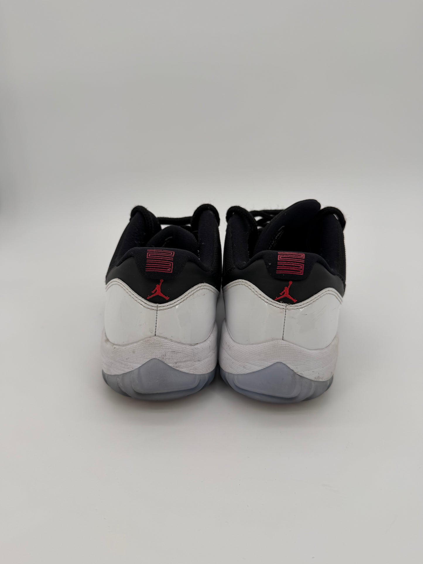 Jordan 11 Retro Low Tuxedo
