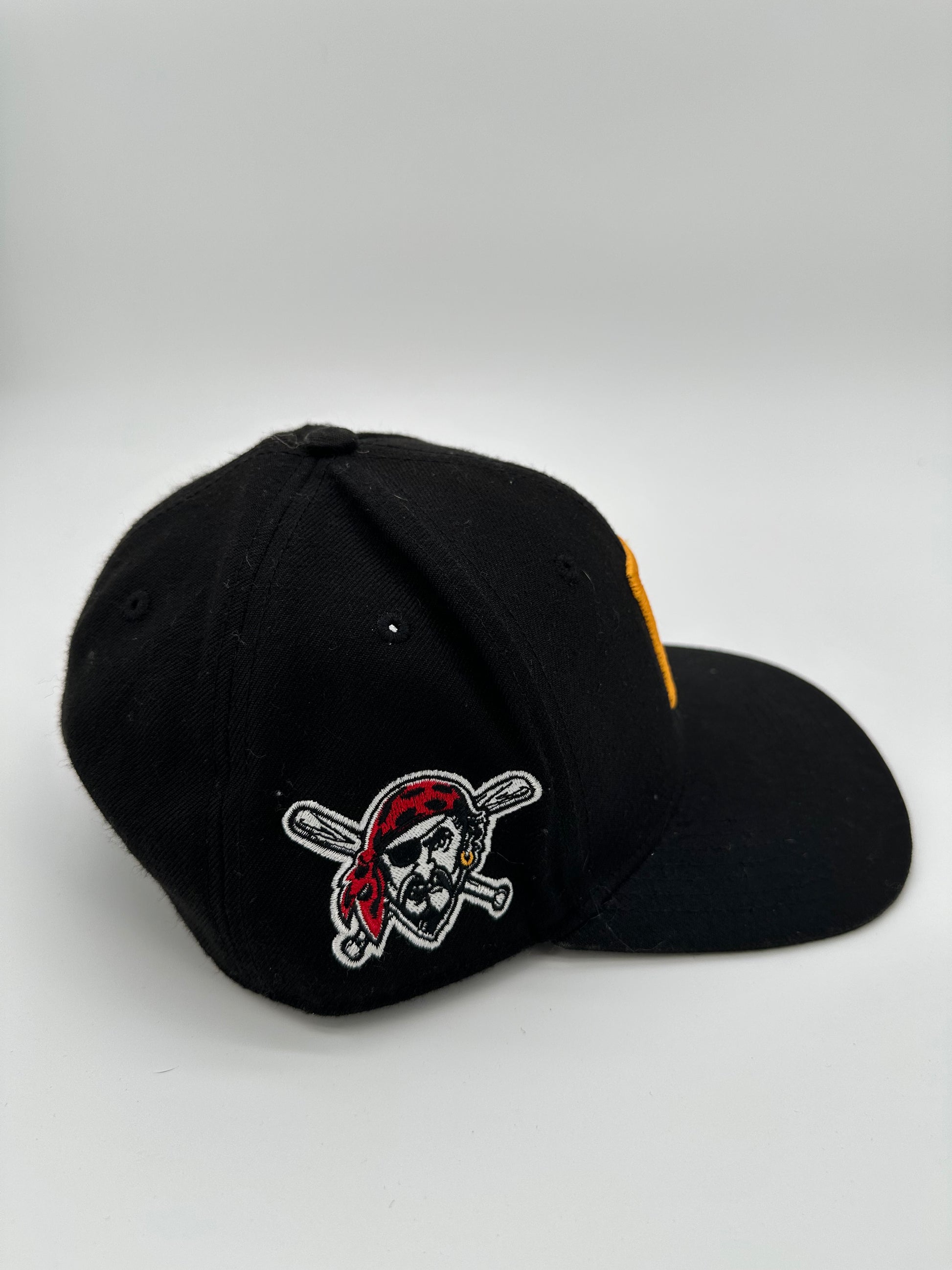 47 Snapback Black Pirates