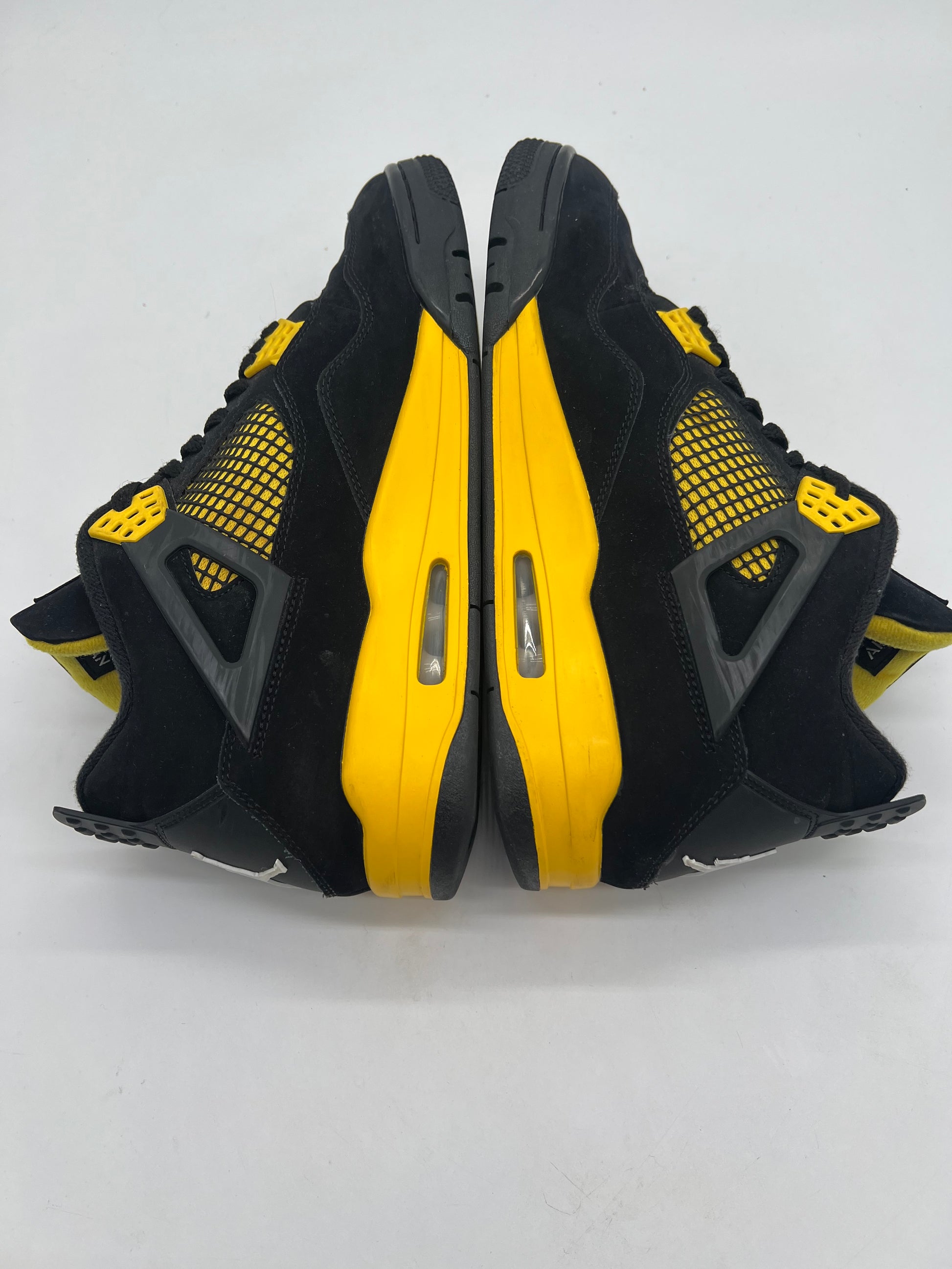 Jordan 4 Retro Thunder (2023)
