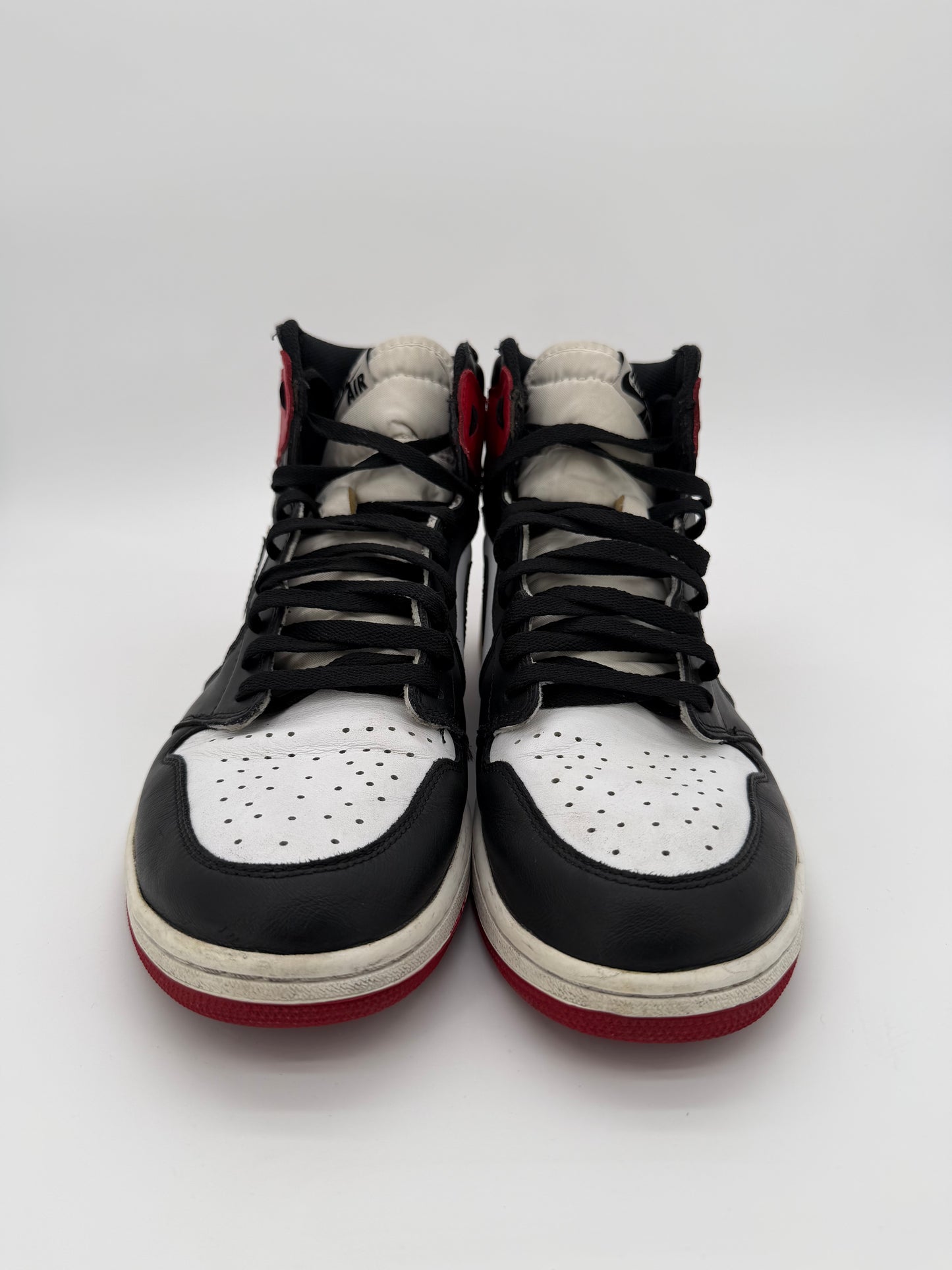 Jordan 1 Retro Black Toe (2016)