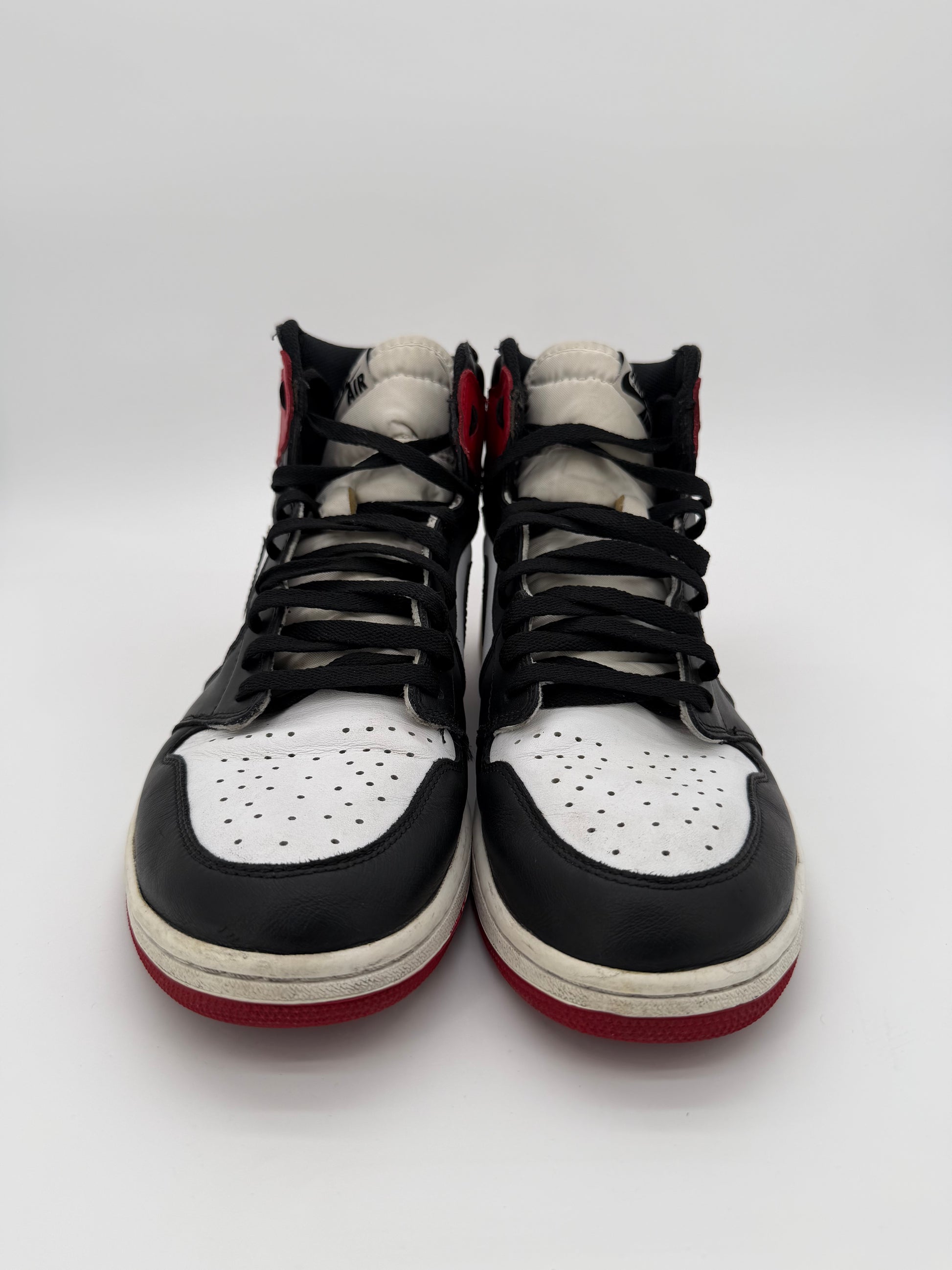 Jordan 1 Retro Black Toe (2016)
