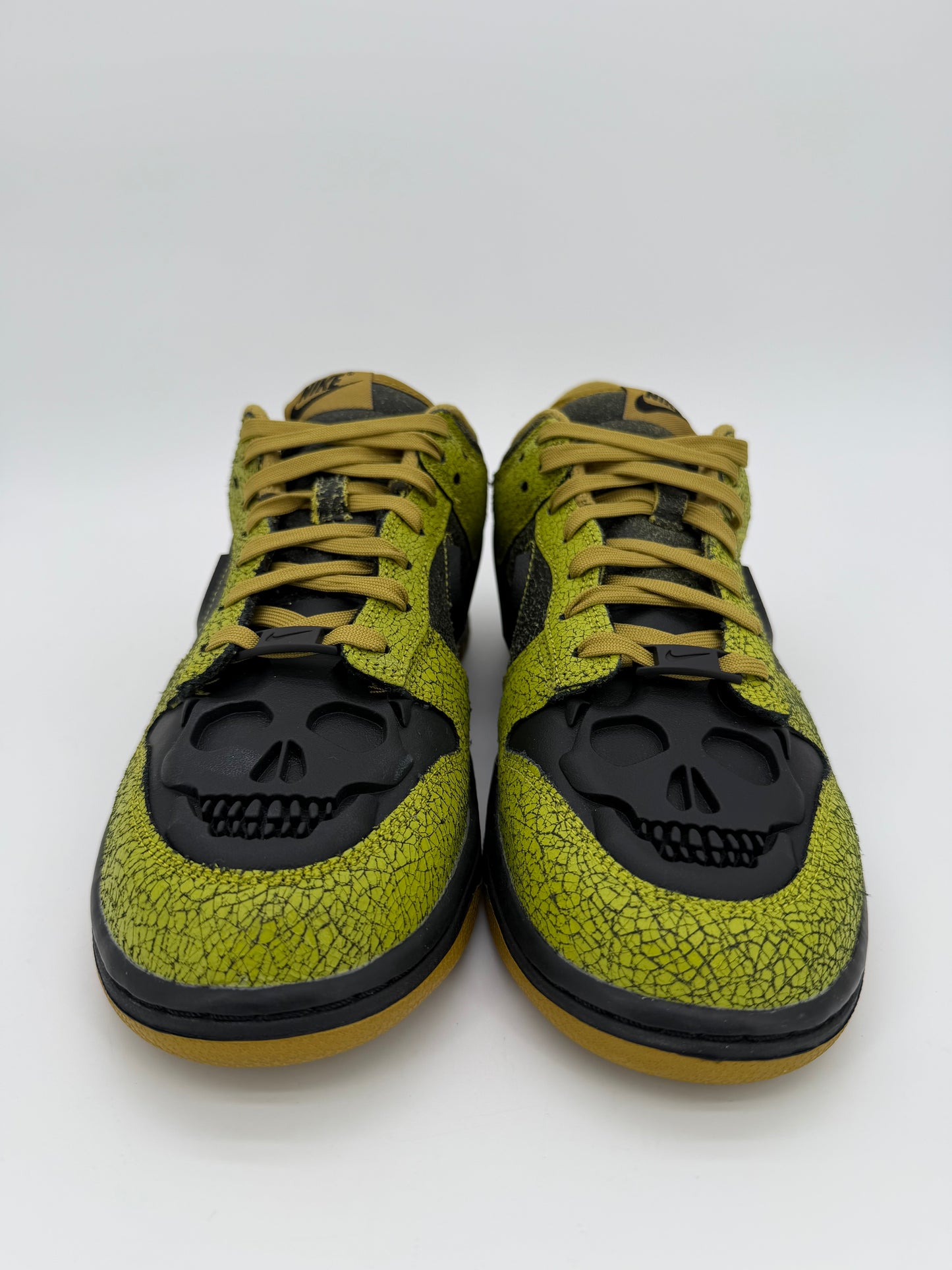 Nike Dunk Low Retro QS Halloween Skull