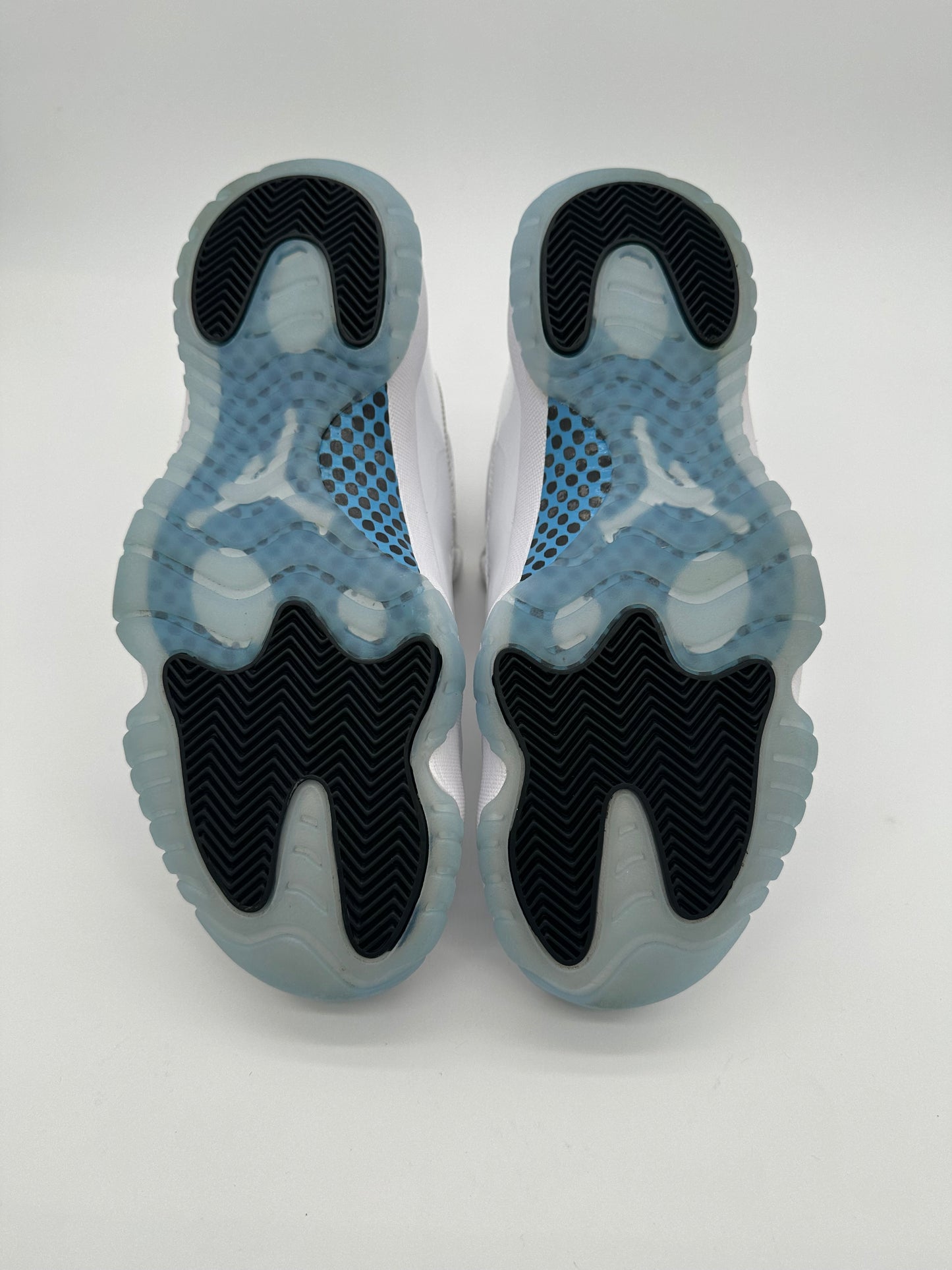 Jordan 11 Retro Legend Blue (2024)