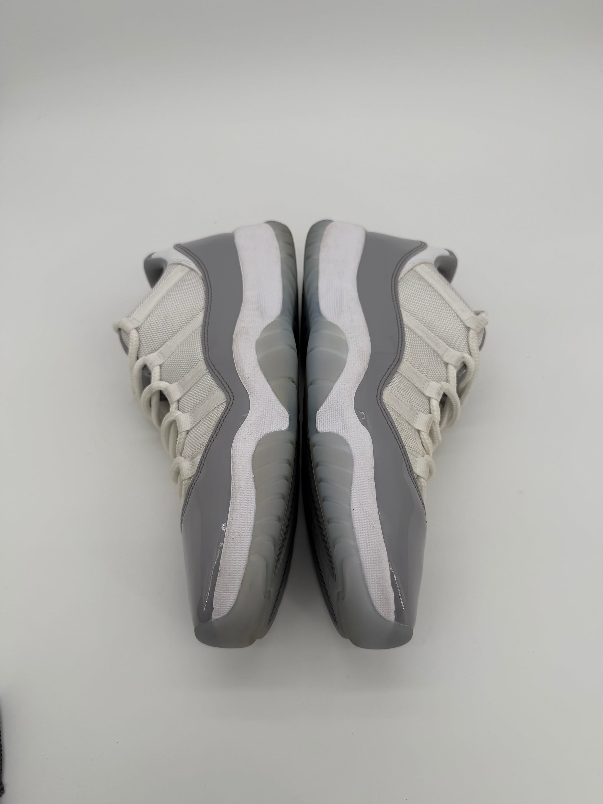 Jordan 11 Retro Low Cement Grey