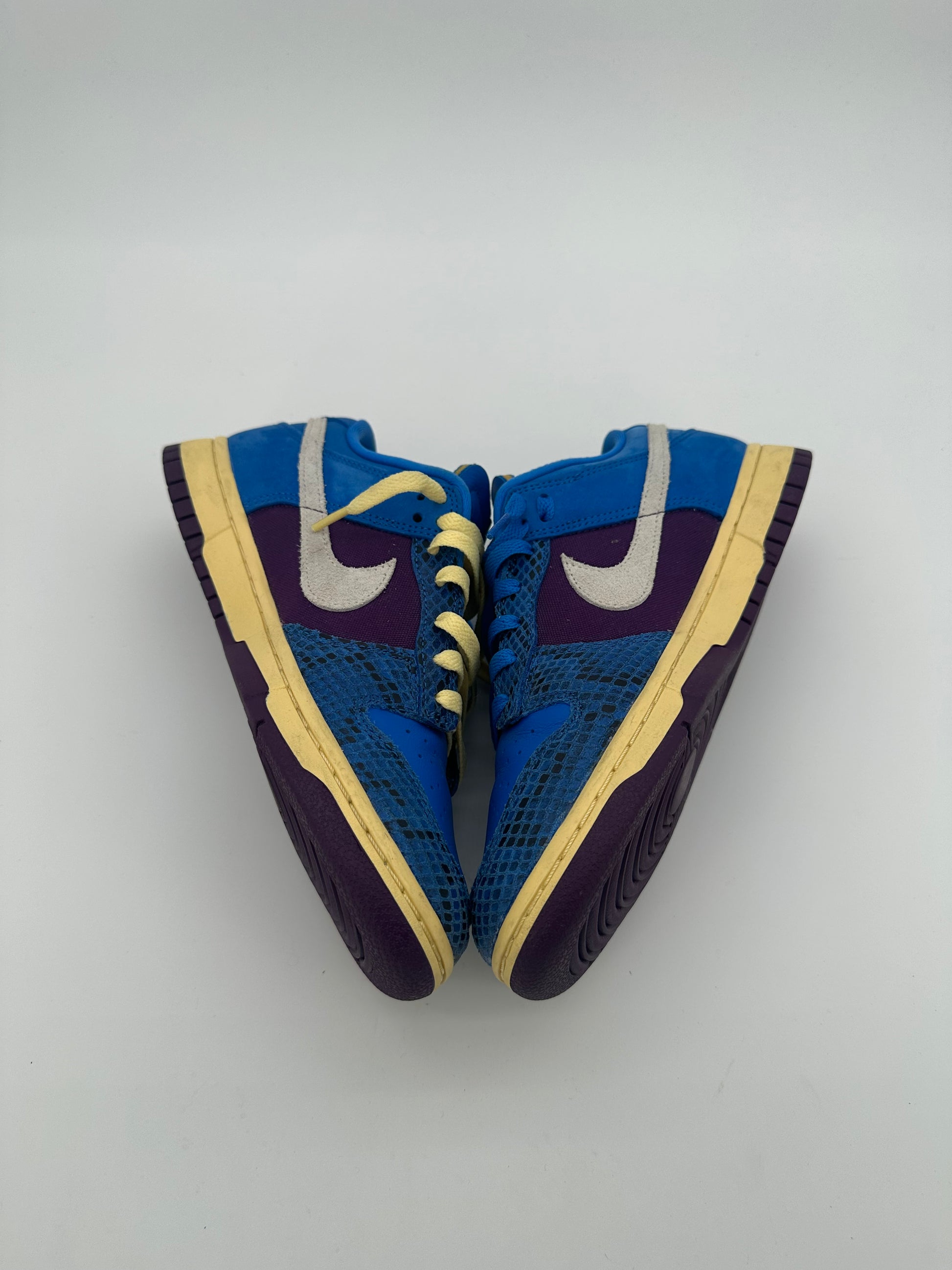 Nike Dunk Low Undefeated 5 On It Dunk vs. AF1