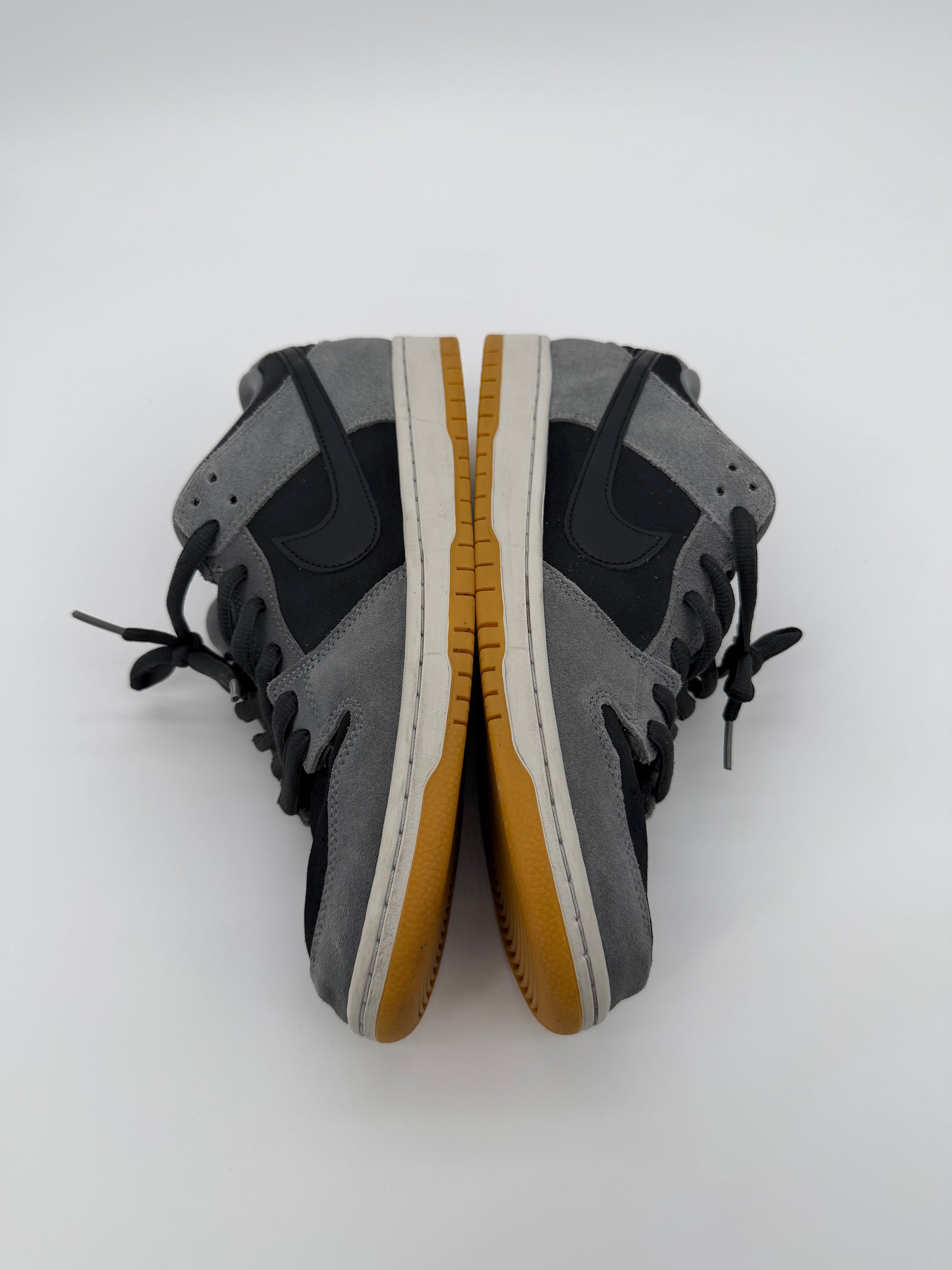 Nike SB Dunk Low Dark Smoke Grey